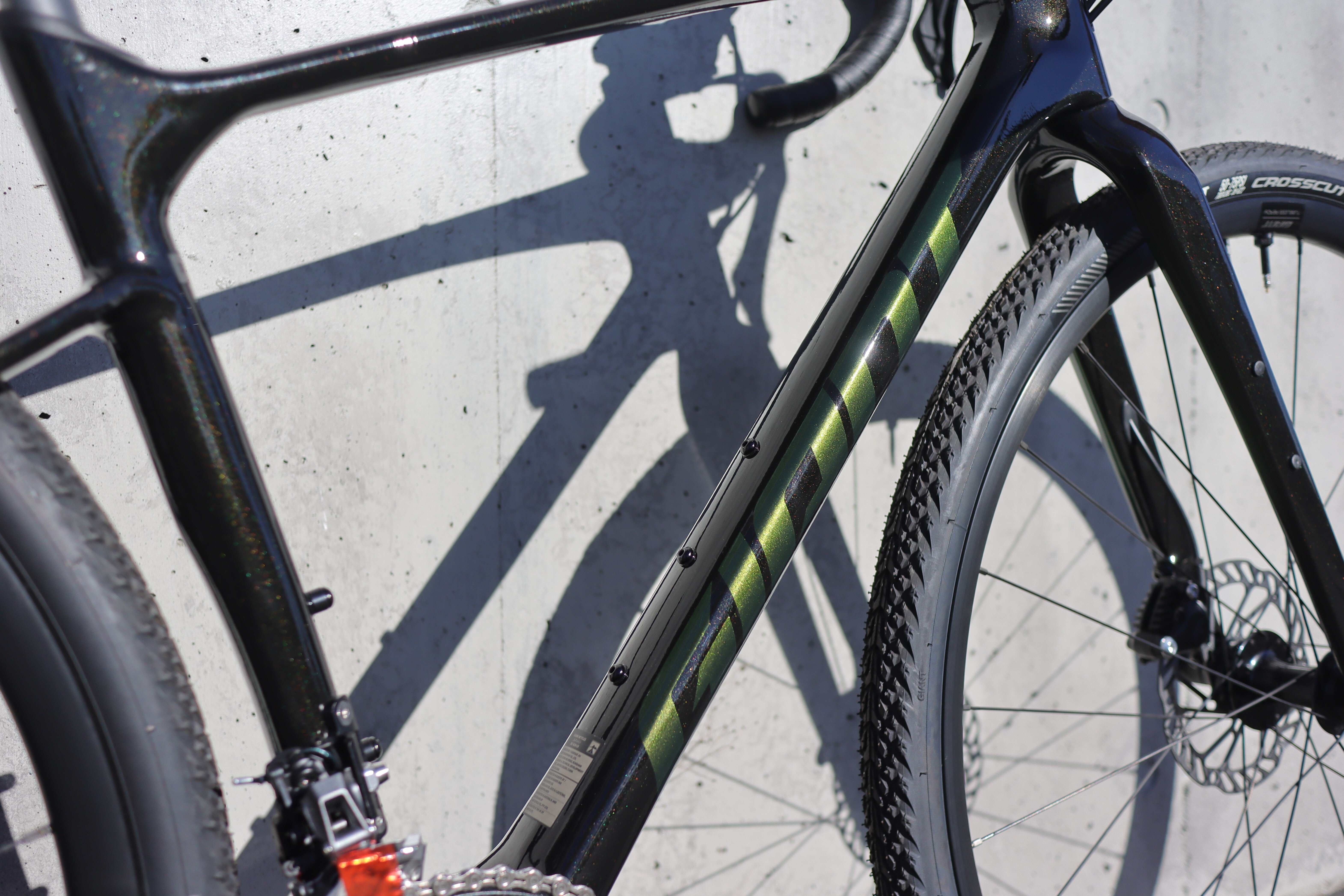 30%OFF!! GIANT 2023年モデル REVOLT ADVANCED 2 クリアランス