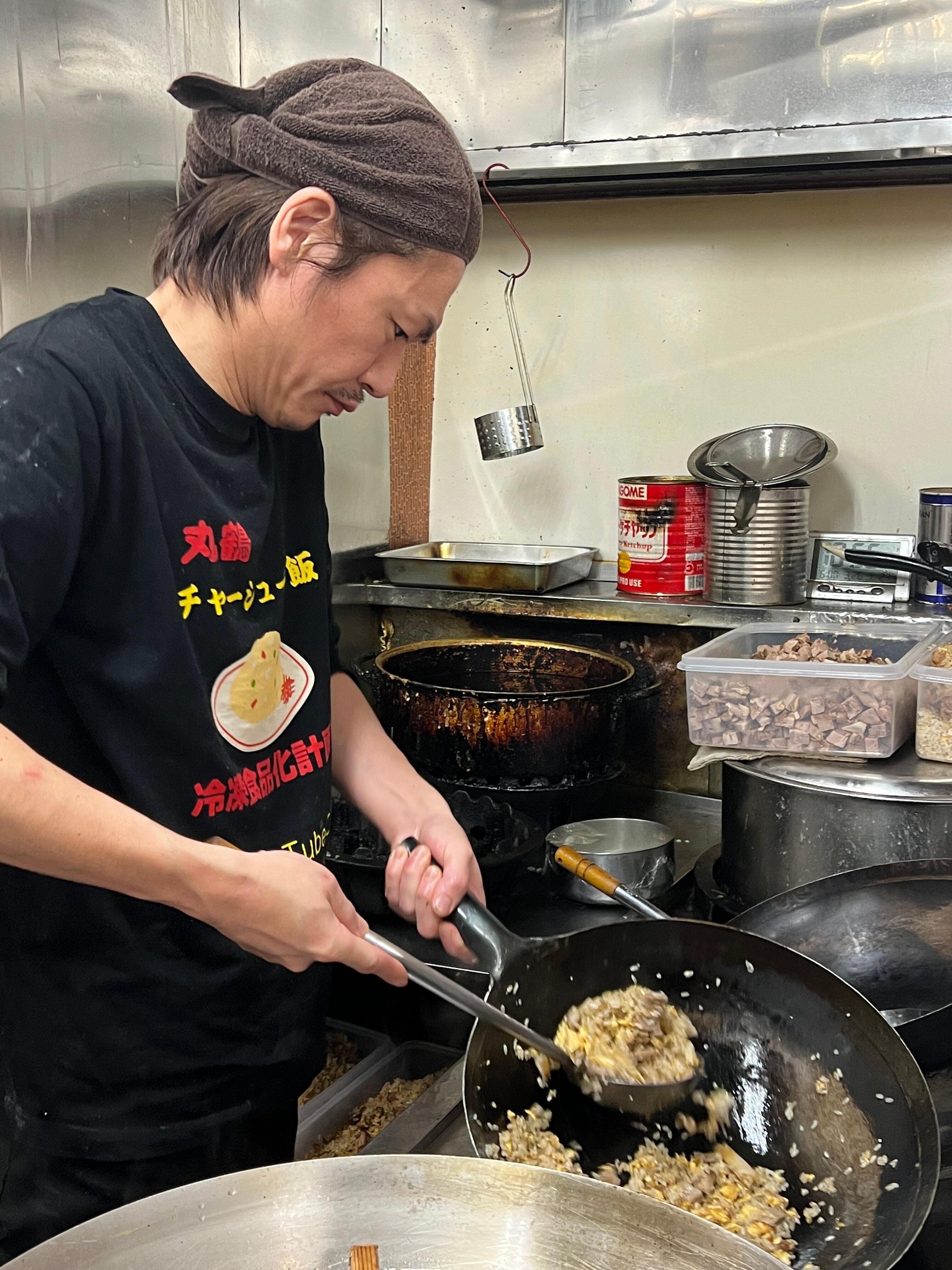 1億円ホスト時代、「チャーハンを食べて自分を取り戻していた