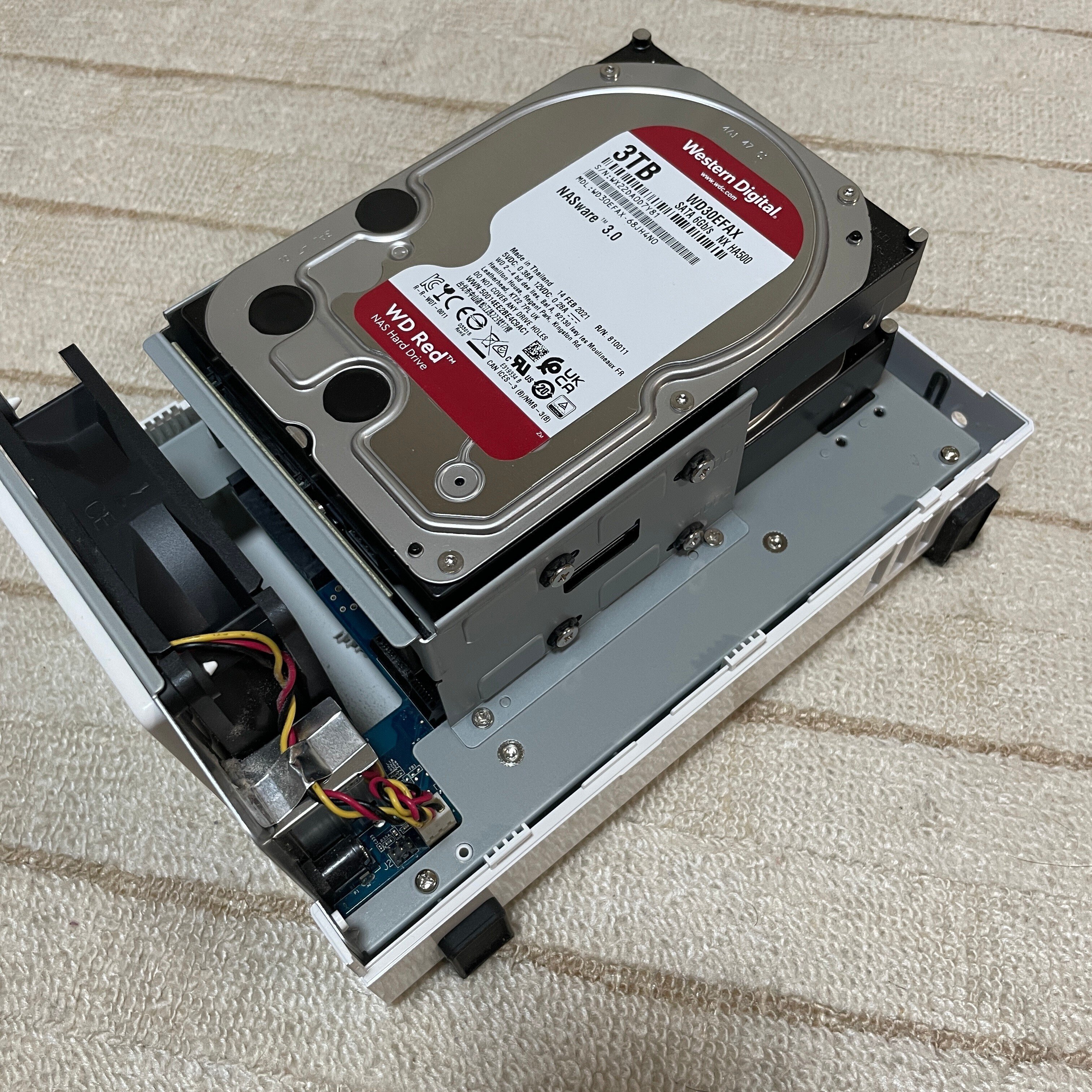 NETGERAR NAS RN31600　HDD 3T ６個付き　再値下げ デジタルグッズとバイクの日々: NETGEAR ReadyNAS 316 6ベイ 3TB