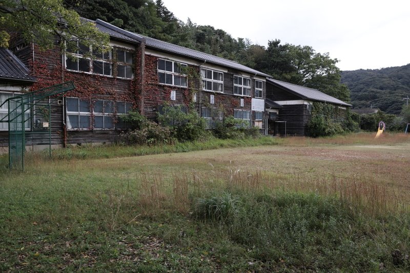舞鶴市には廃校がいくつかあります。その一つがこの丸山小学校。大浦小学校と統合されて廃校になりました。