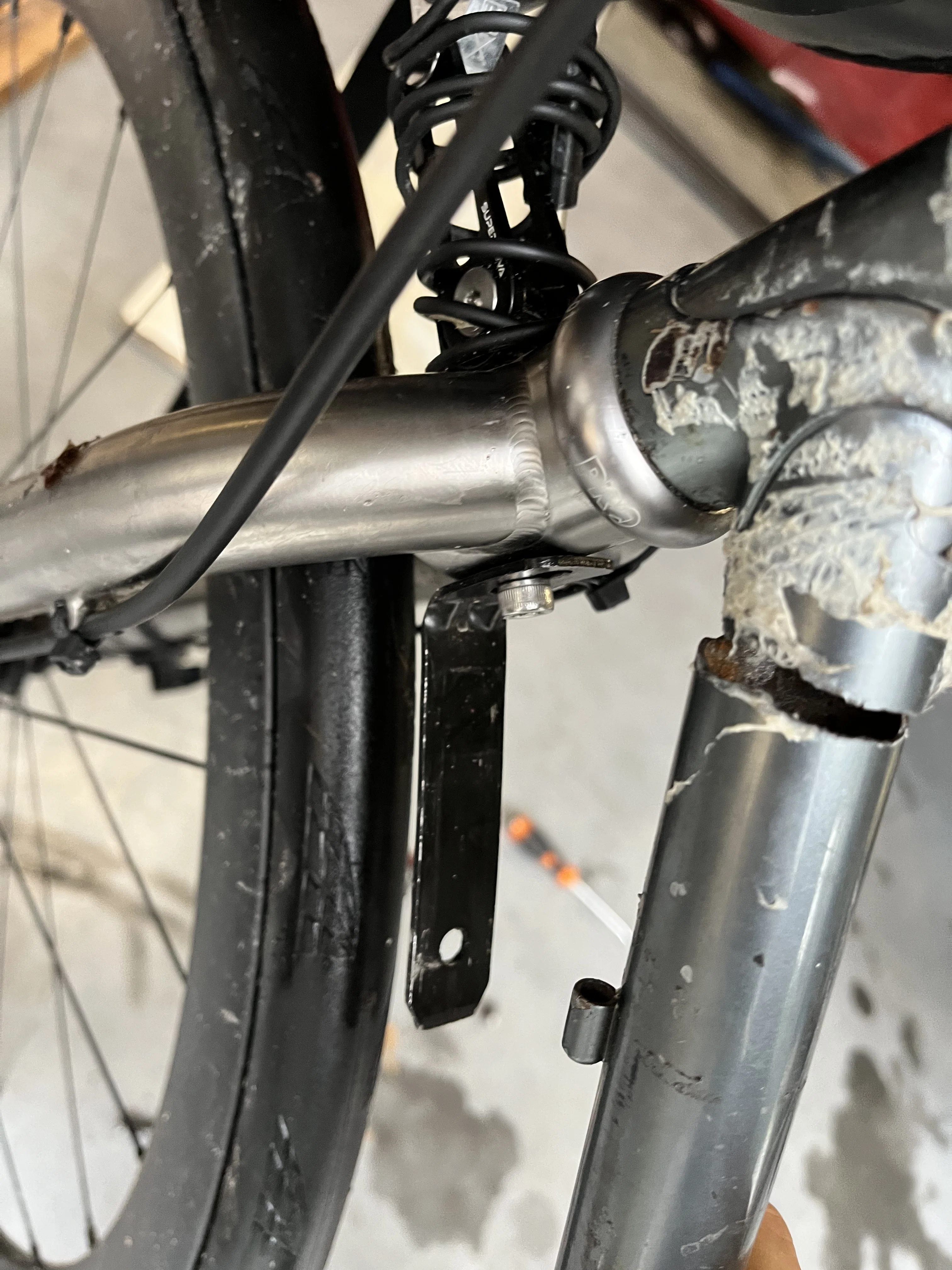 自転車のクロモリフレームは一生ものではないという。｜Cyclist Hide