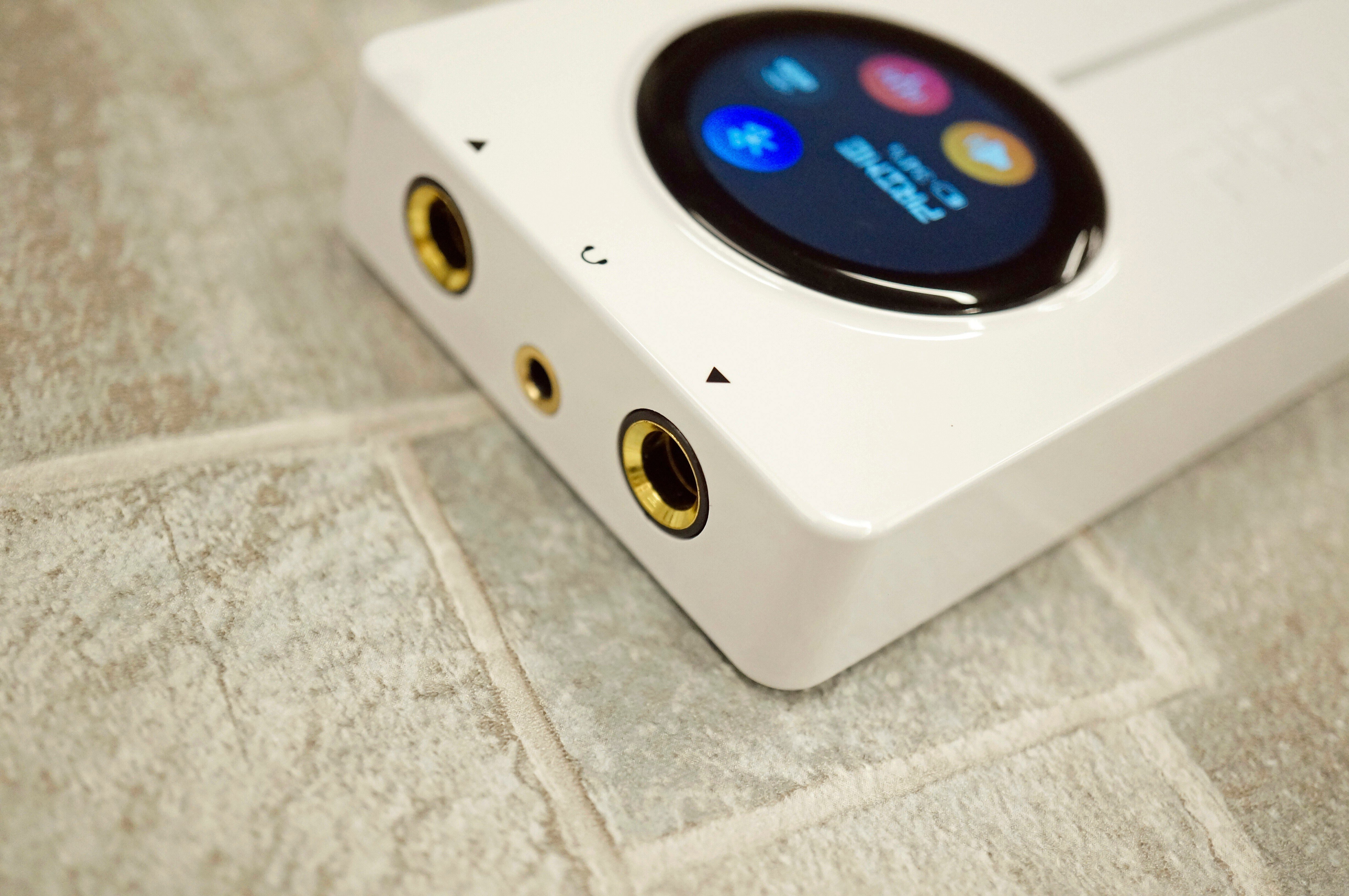 超小型なのに本格マルチエフェクター！MIDIやステレオも対応する