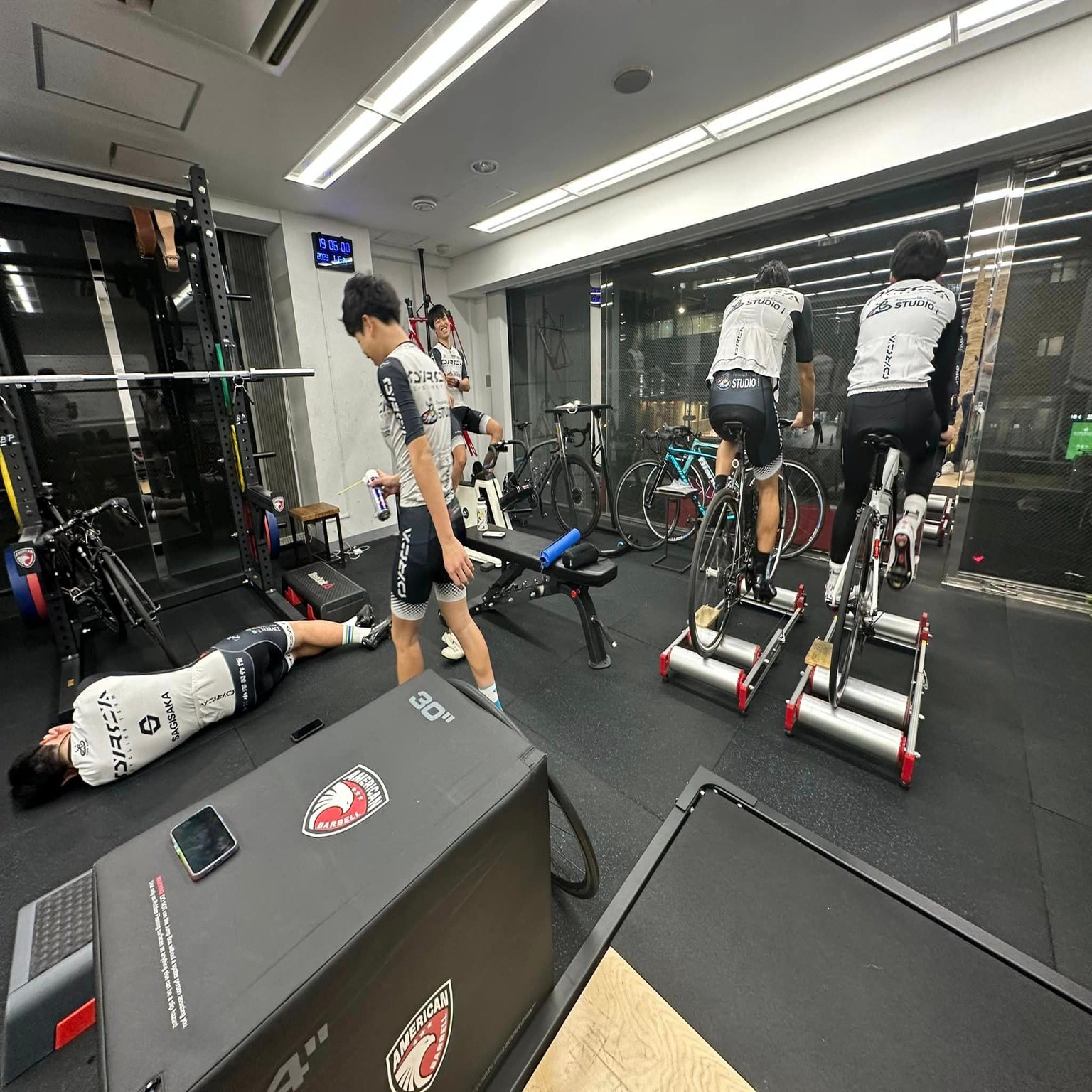 ロードバイクスクール】中学生・高校生が遊びながらテクニックを身に