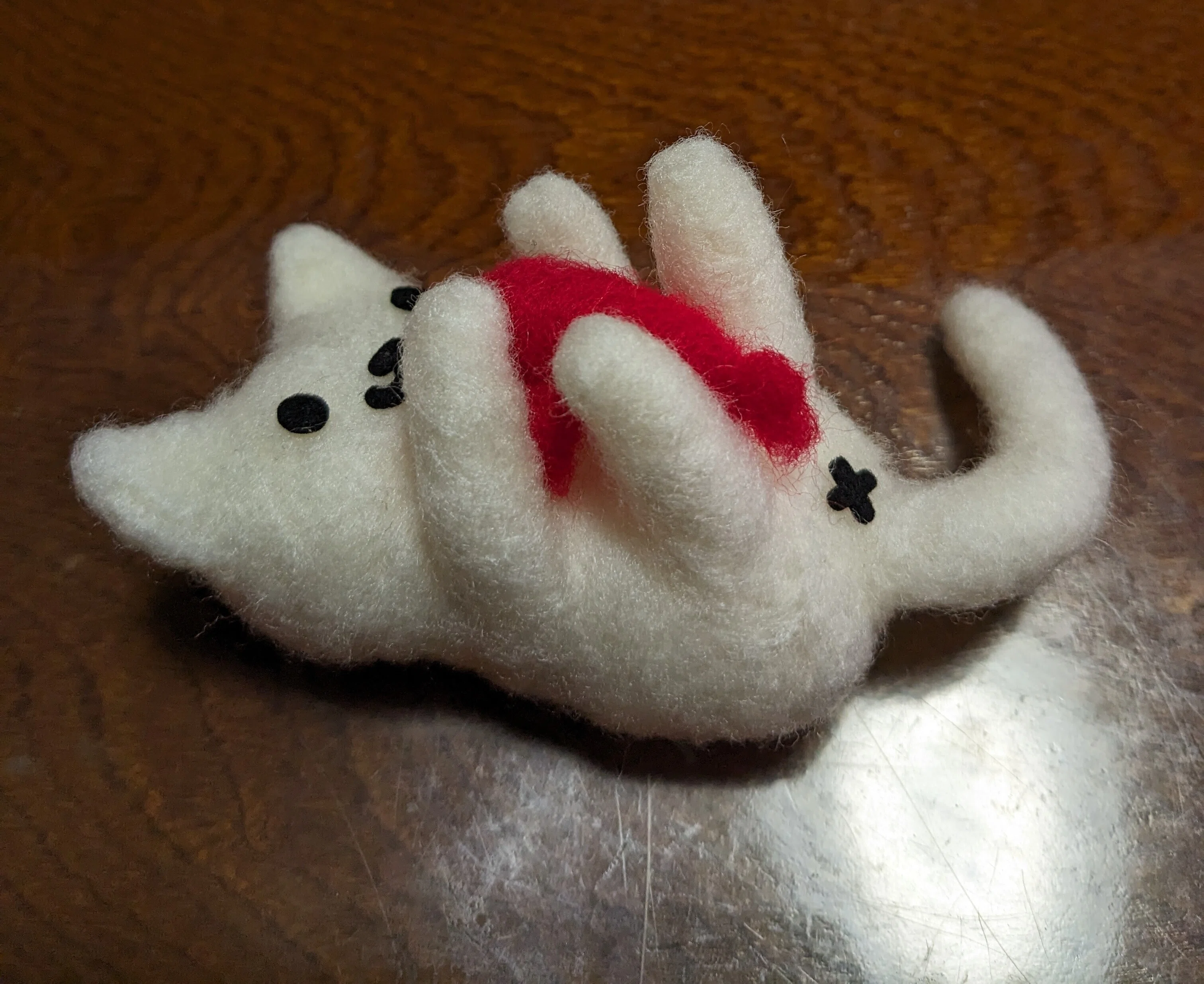 The Two LUIs=^・ω・^= Try Needle Felting to Make Shironeko-san
