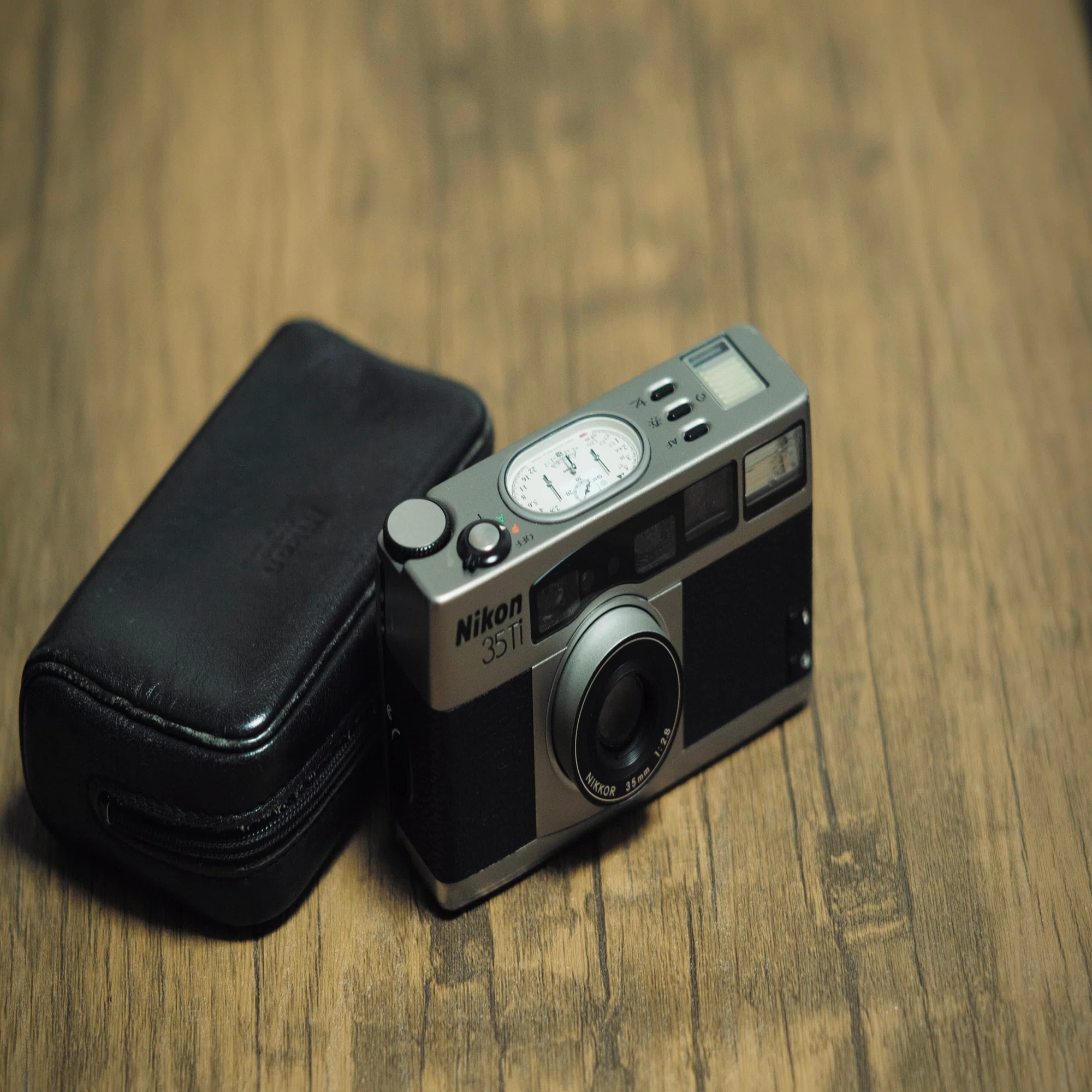 美品】ニコン Nikon 35Ti フィルムカメラ ※動作確認済み Y 魅惑の