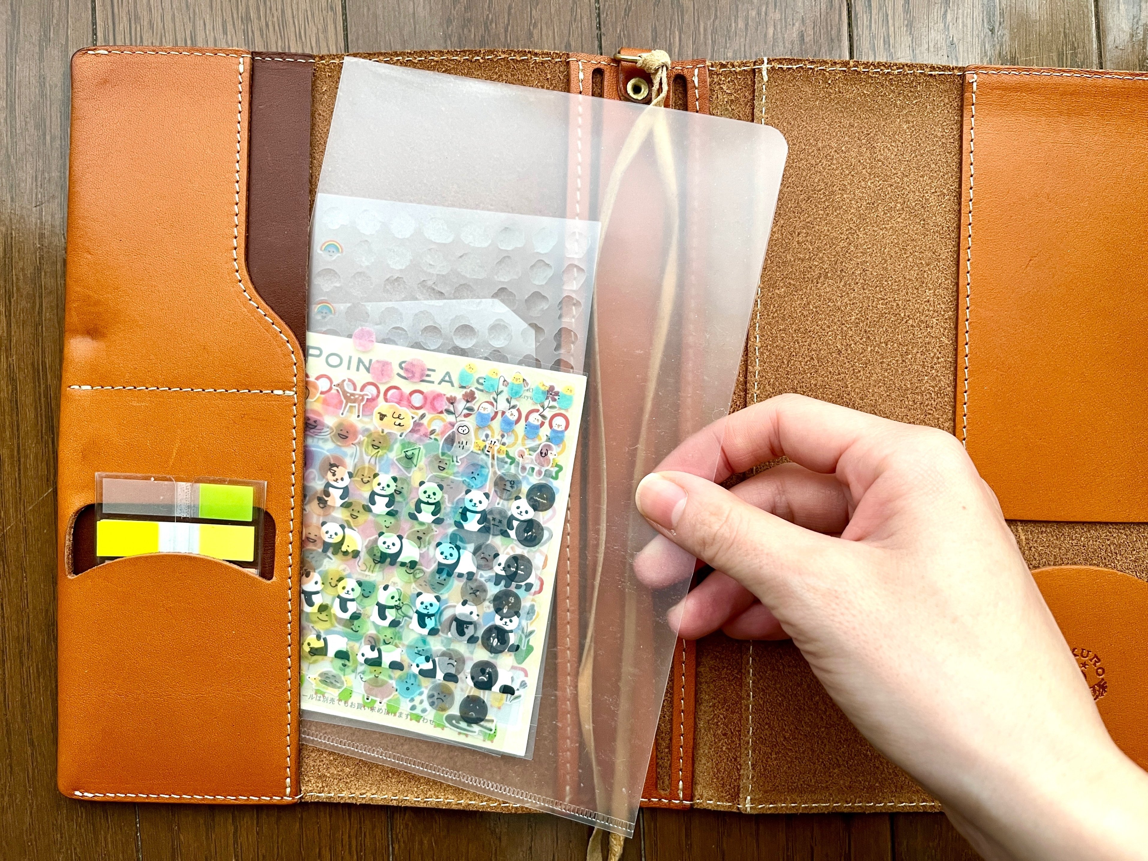 経年変化を楽しむ♪HUKURO手帳カバーをレビュー｜みるくフランス