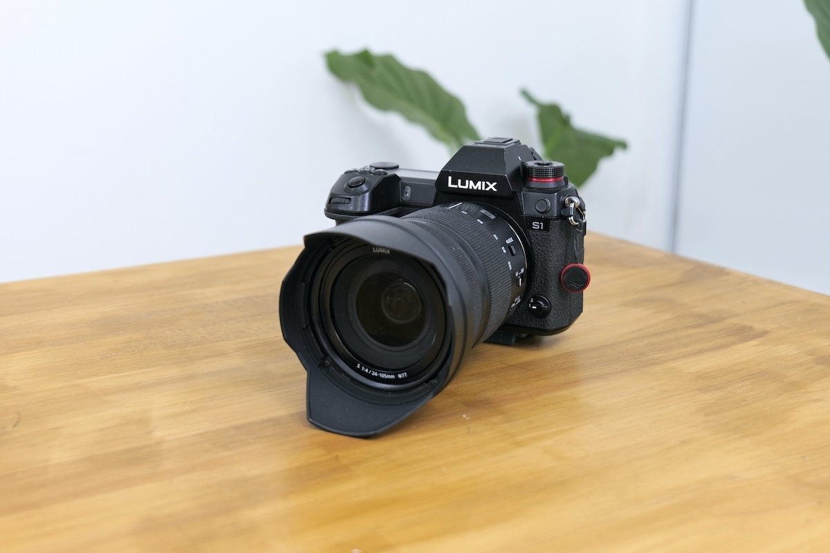 バッテリーからカメラを考察【LUMIX＆SONY】｜I'm a graphic