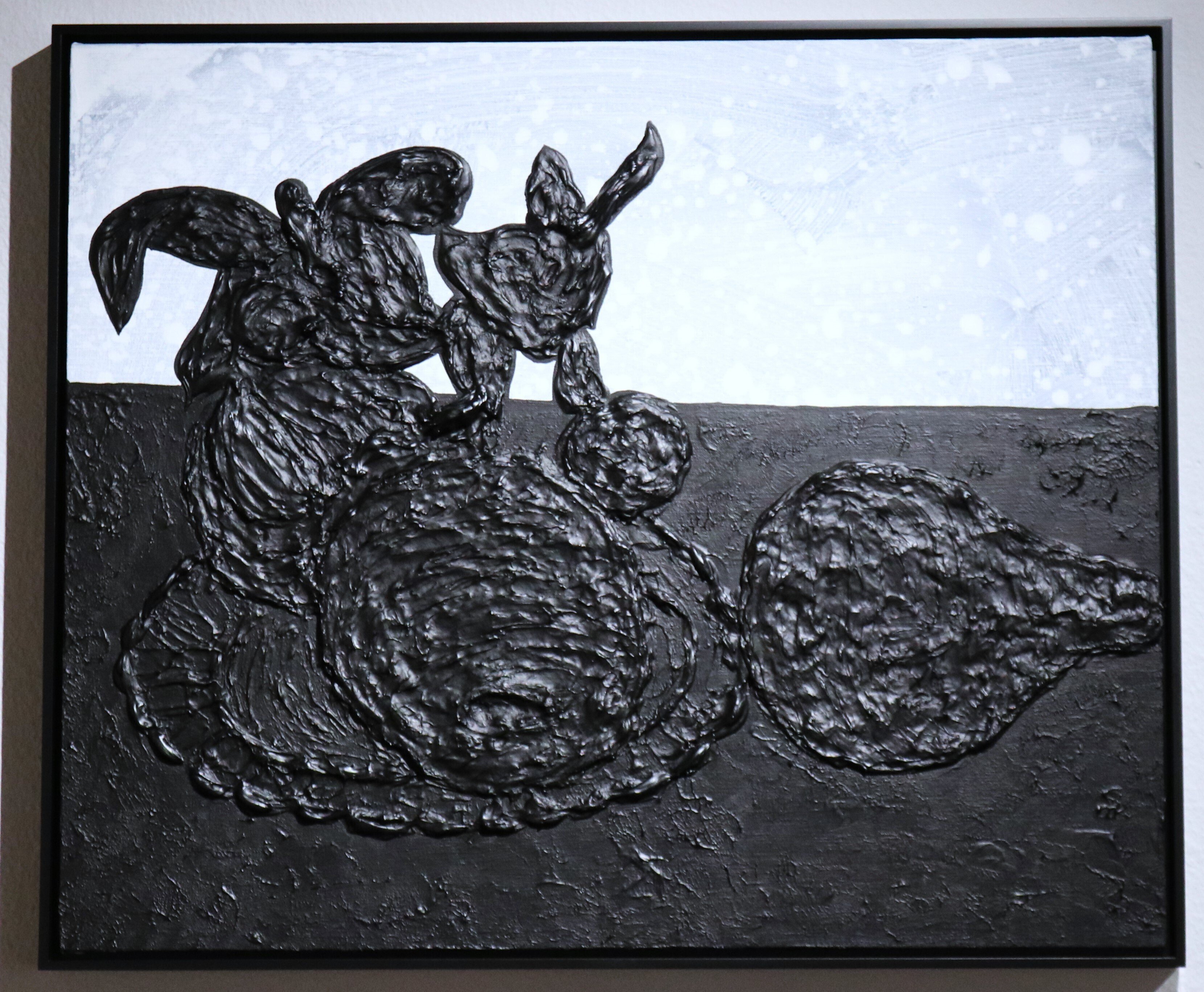 黒塗りから浮かび上がる[色彩] -ヒロ杉山[BLACK MOON]＠銀座 蔦屋書店