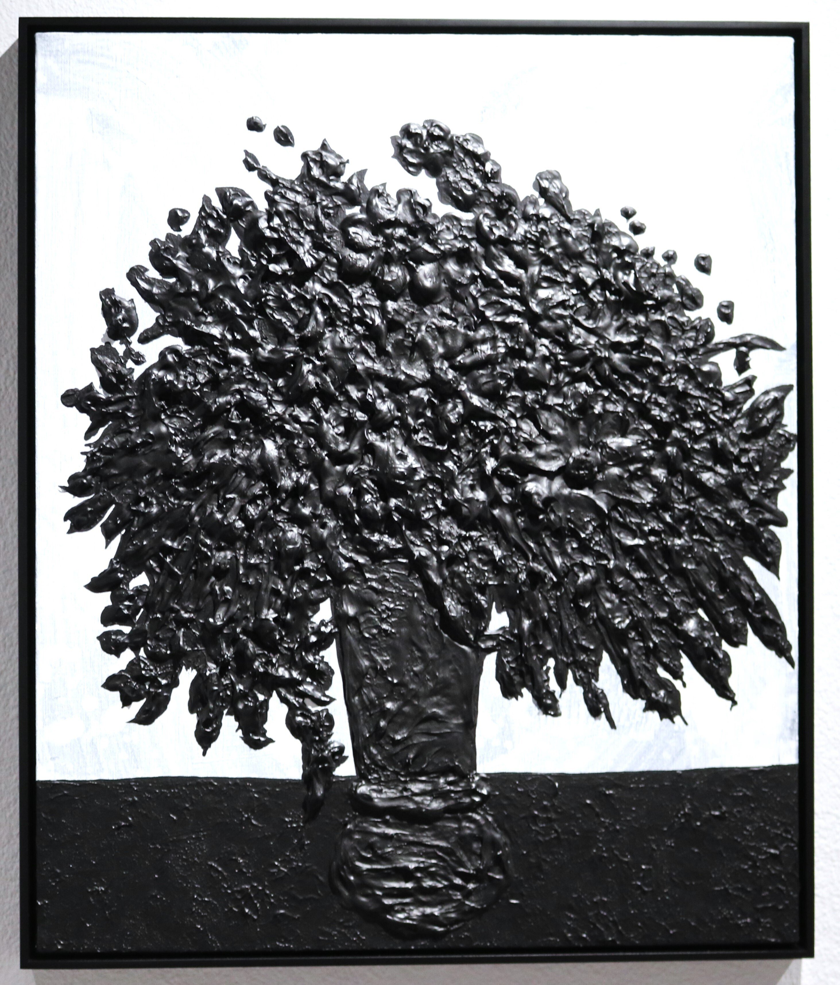 黒塗りから浮かび上がる[色彩] -ヒロ杉山[BLACK MOON]＠銀座 蔦屋書店