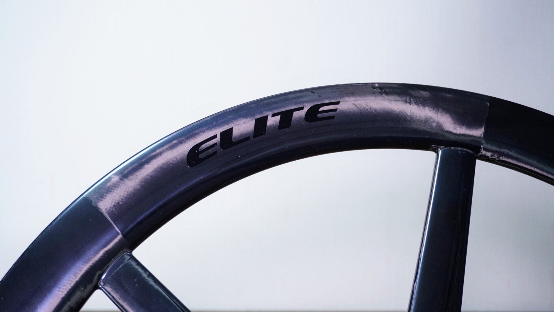 開封・レビュー】Elitewheels新作 Velo Six Discを見てみよう 開封・レビュー】Elitewheels新作 Velo Six Discを見てみよう
