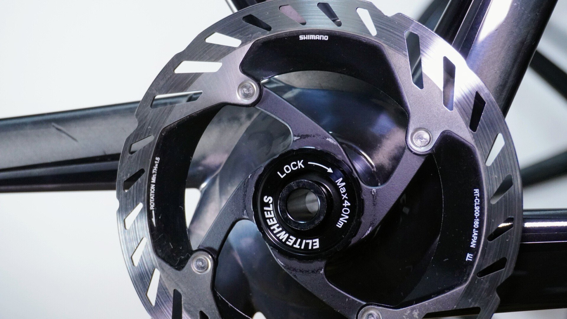 開封・レビュー】Elitewheels新作 Velo Six Discを見てみよう 開封・レビュー】Elitewheels新作 Velo Six Discを見てみよう