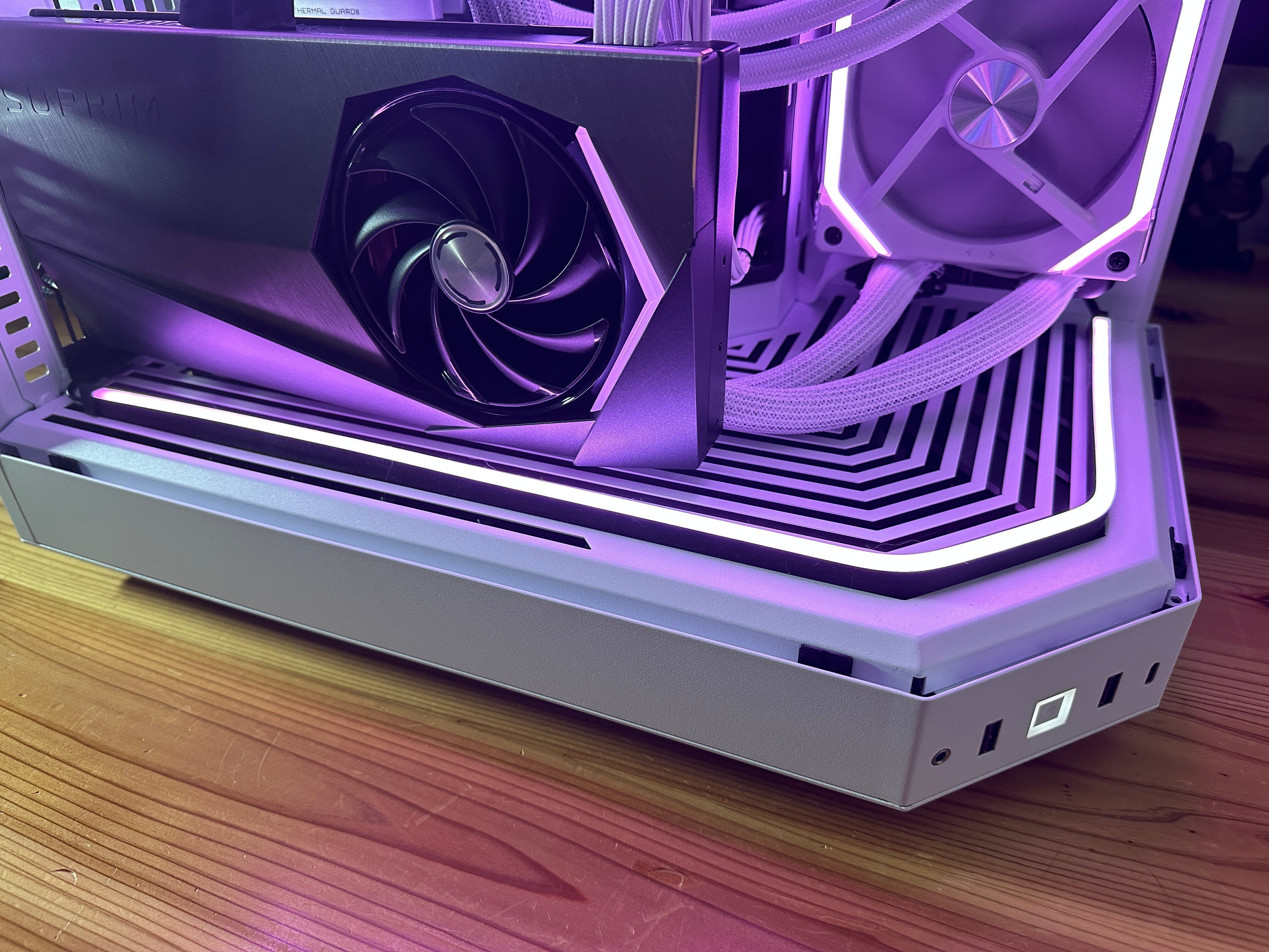 PCケース(自作PC用) HYTE Y60  White Premium Mid-Tower ATX PC Case - Snow White | HYTE