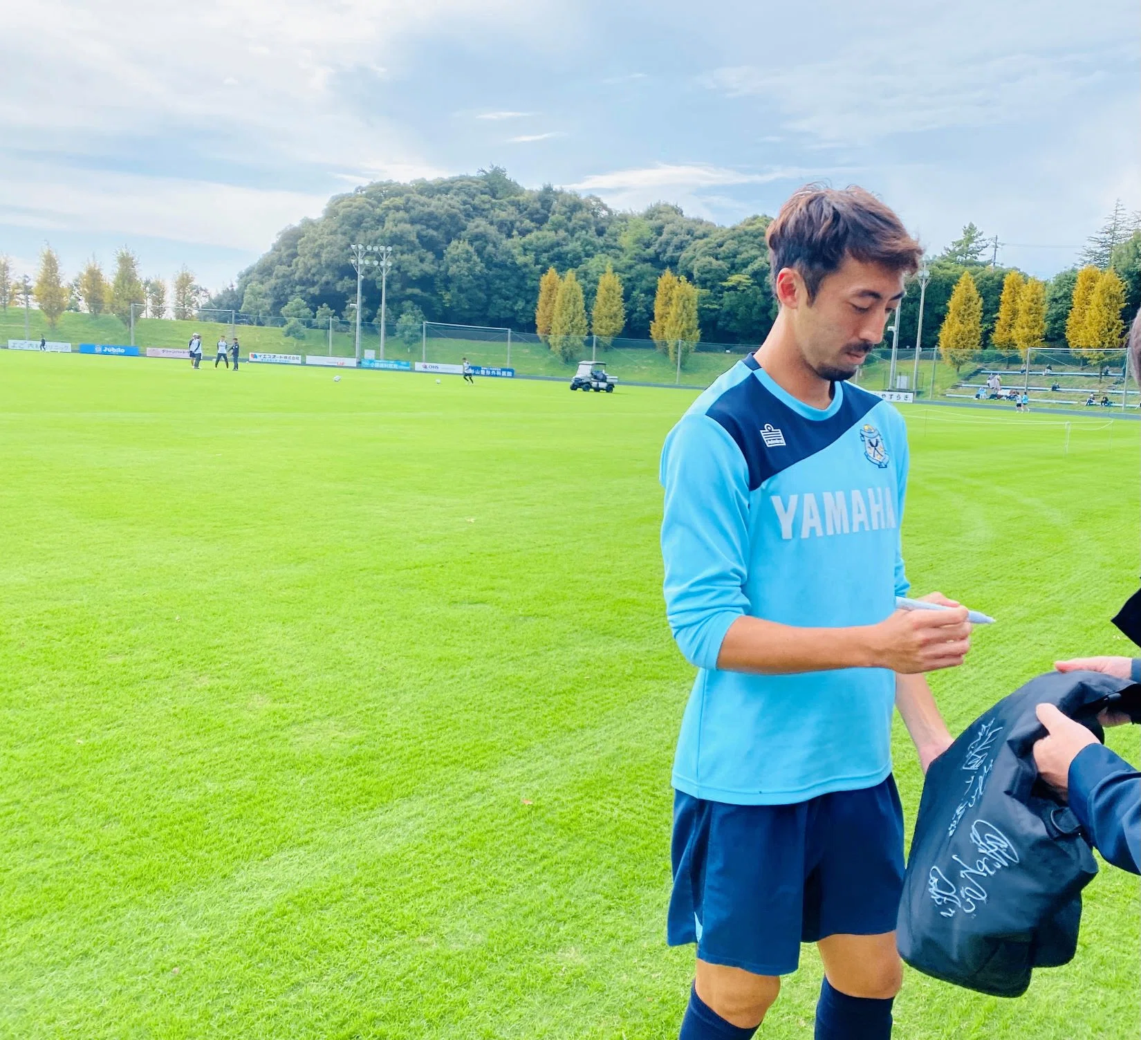 ジュビロ磐田⚽】【雑感】会社を休んで練習見学に行った話。｜鈴木意斗