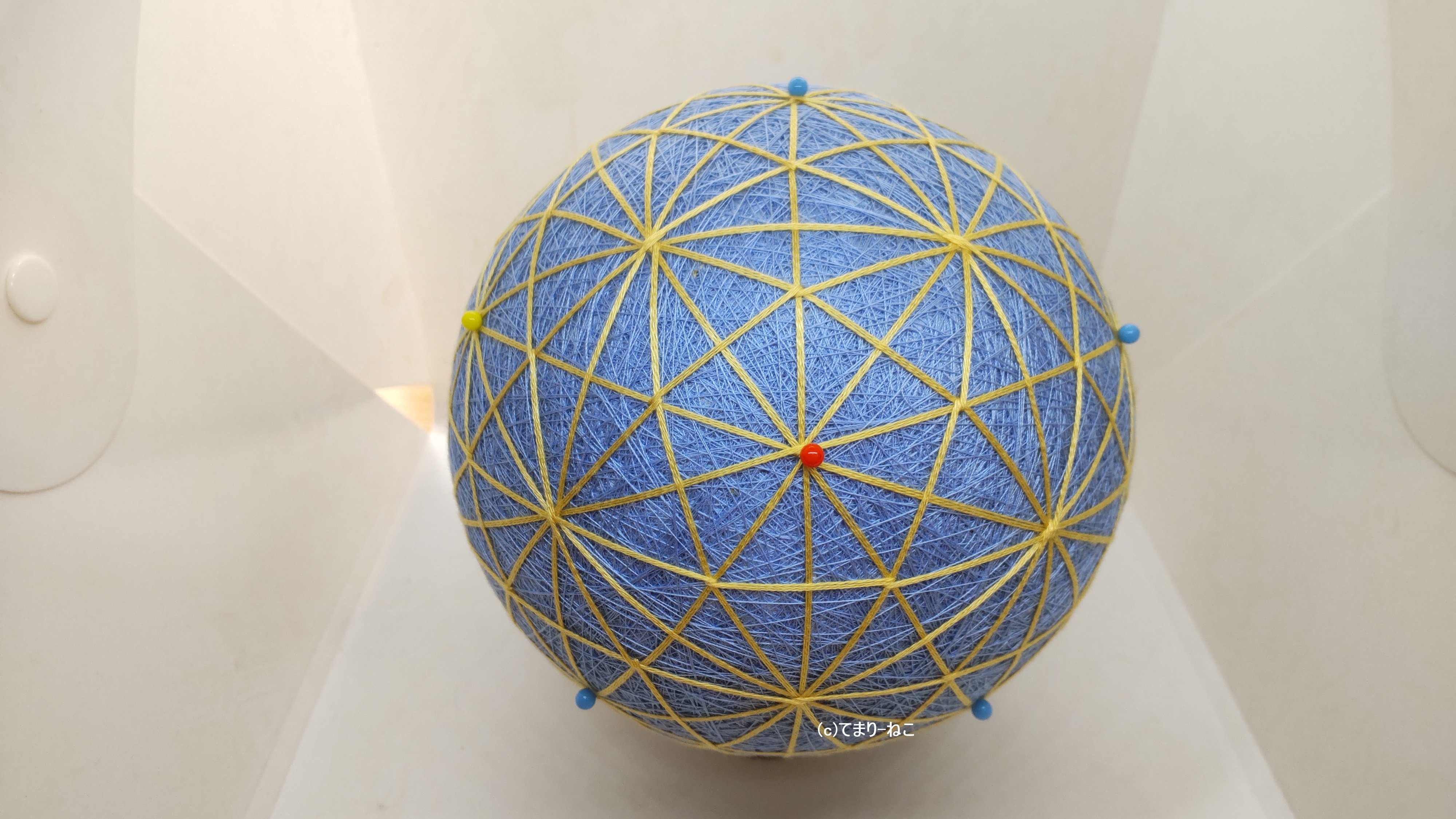 139 手まり「五角形と六角形の32面分割」の作り方｜てまり-ねこ