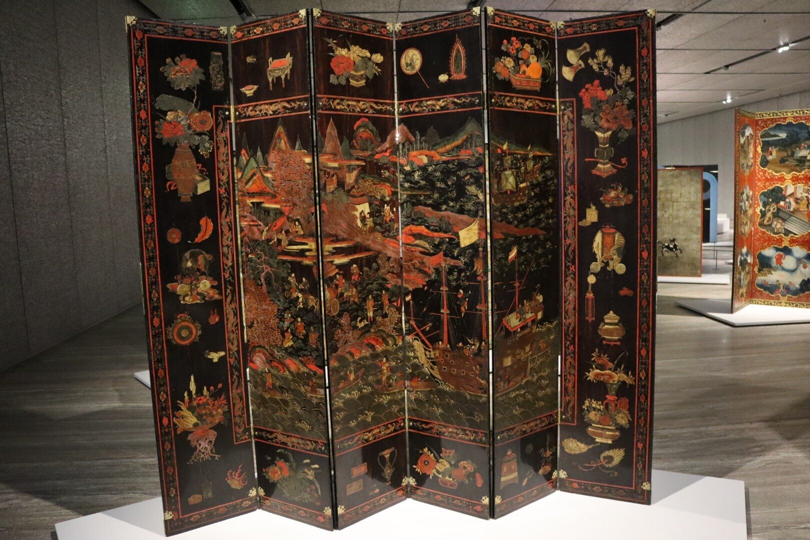 Prada財団にて屏風の展示会「Paraventi」を鑑賞｜シマ子