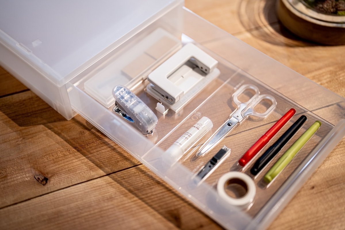 無印良品の文具がシンデレラフィットするトレイを作ったら、お片付けが  