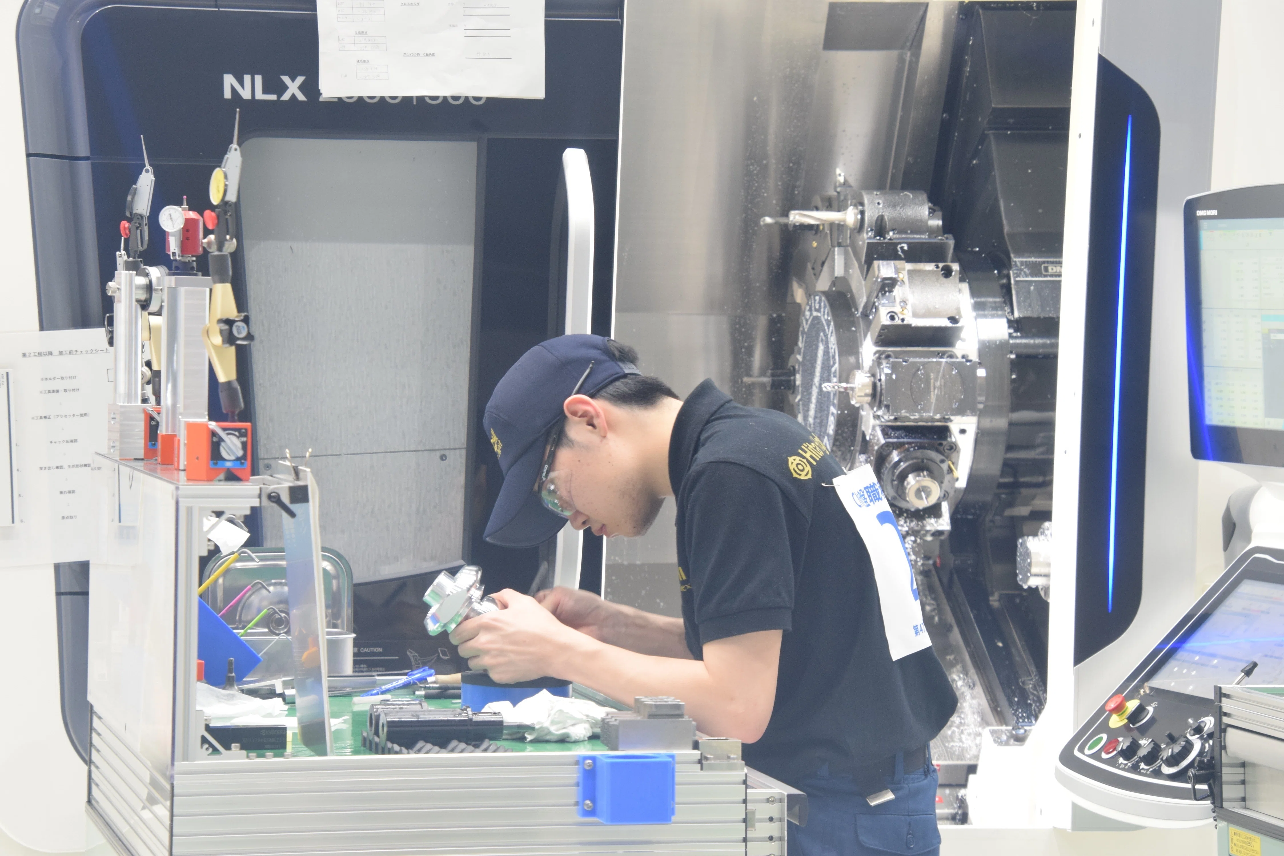 第61回技能五輪全国大会において「旋盤」職種で銀メダル、「フライス盤