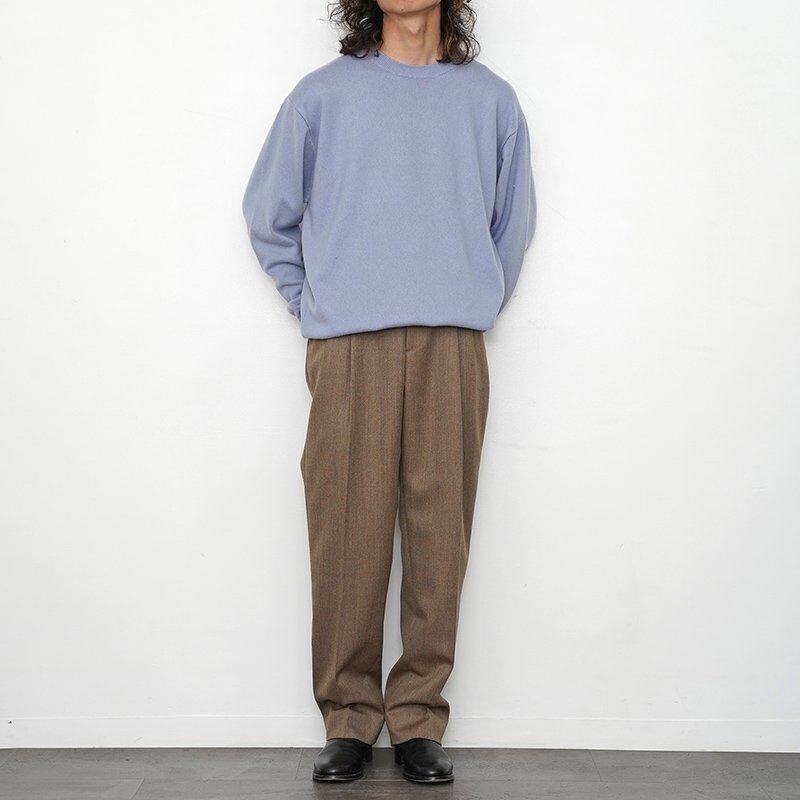 着ていく毎に自分の身体に馴染んでいくニット。カシミヤ100%の