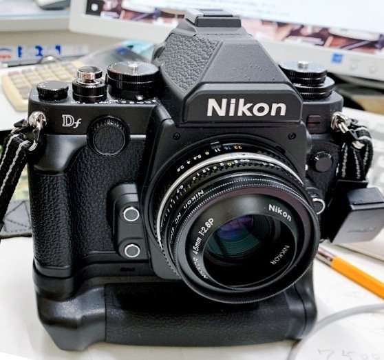 カメラ#4】 フジツボがイケてるパンケーキ!…NIKKOR 45mm 1:2.8 カメラ#4】 フジツボがイケてるパンケーキ!…NIKKOR 45mm 1:2.8