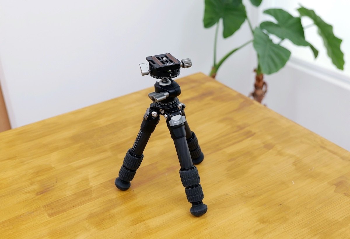 【美品•傷なし】大人気Leofotoのミニ三脚　ローアングル•クールなデザイン 美品•傷なし】大人気Leofotoのミニ三脚 ローアングル•クールな