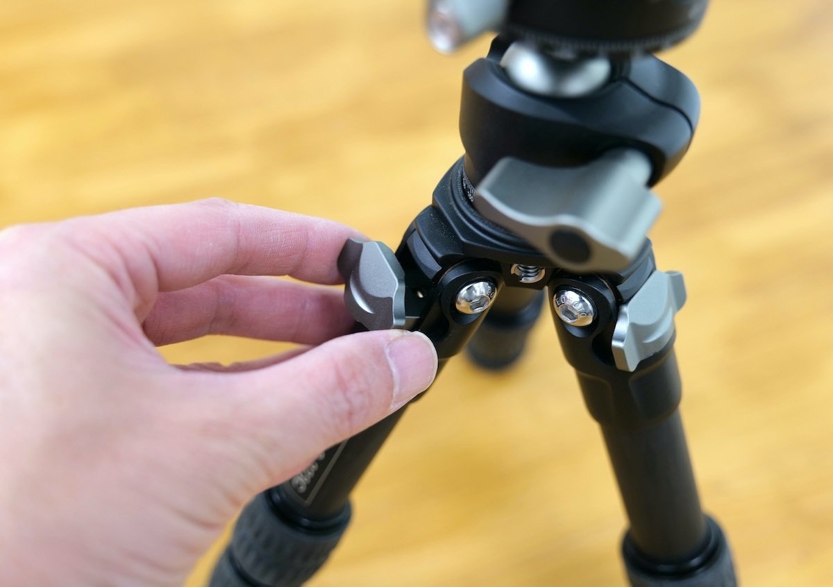 【美品•傷なし】大人気Leofotoのミニ三脚　ローアングル•クールなデザイン 小さいけど頼りになります【Leofoto】ミニ三脚と雲台、その実力