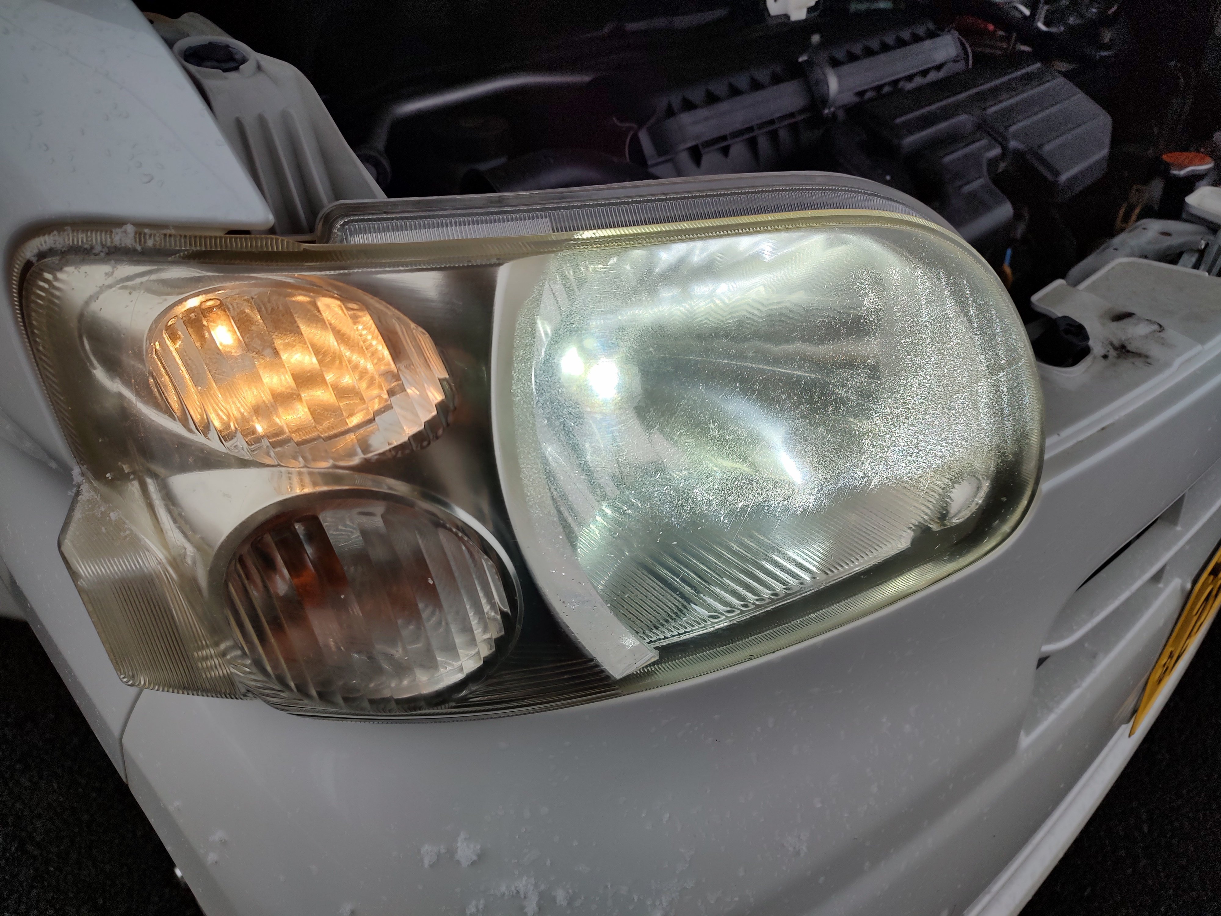 タント・ヘッドライトのランプ交換（H4→LED）💡｜44ykpn