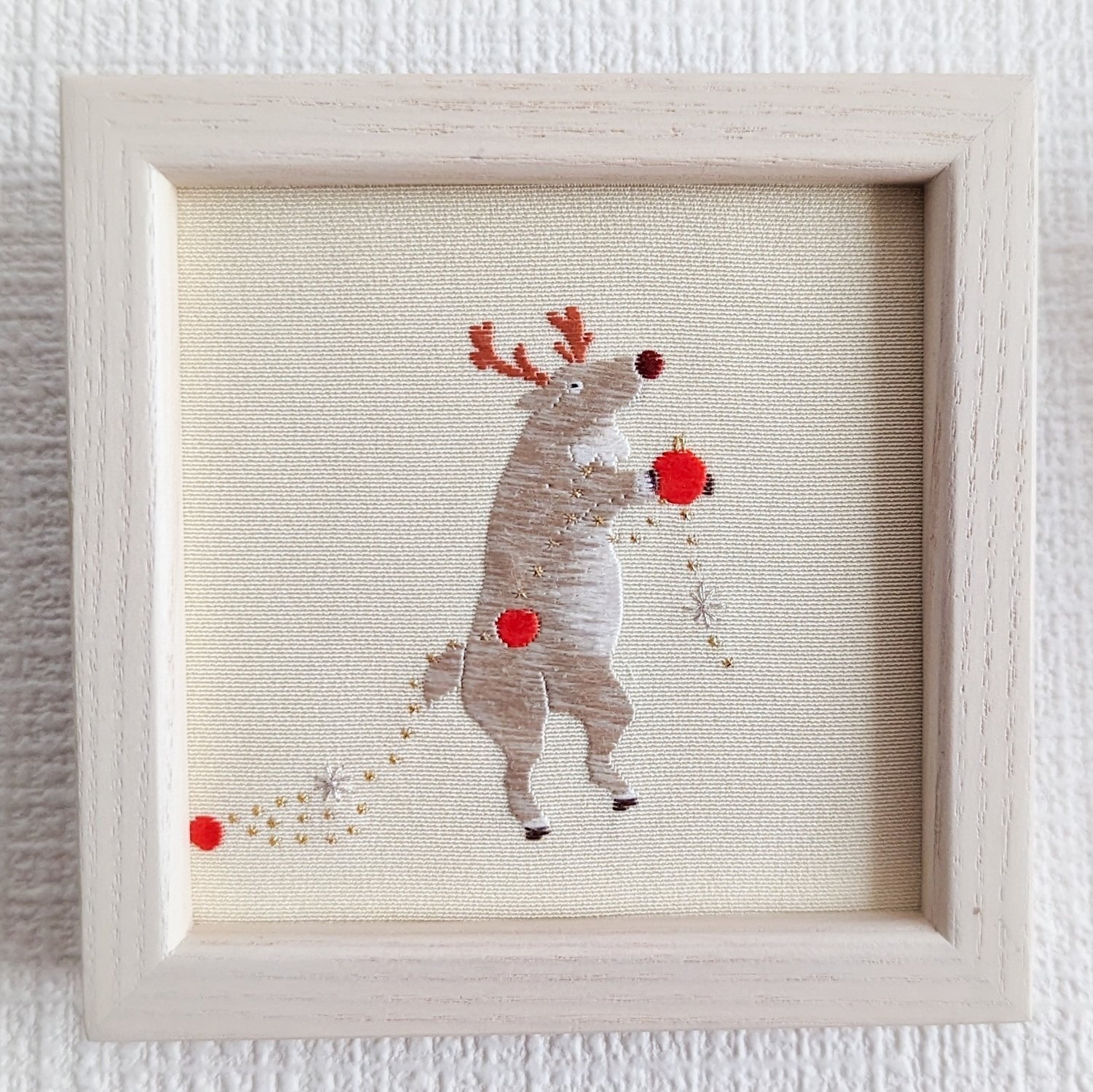 刺繍図案配布】クリスマスの飾り付けに✵刺繍額を作りました|静 刺繍図案配布】クリスマスの飾り付けに✵刺繍額を作りました|静