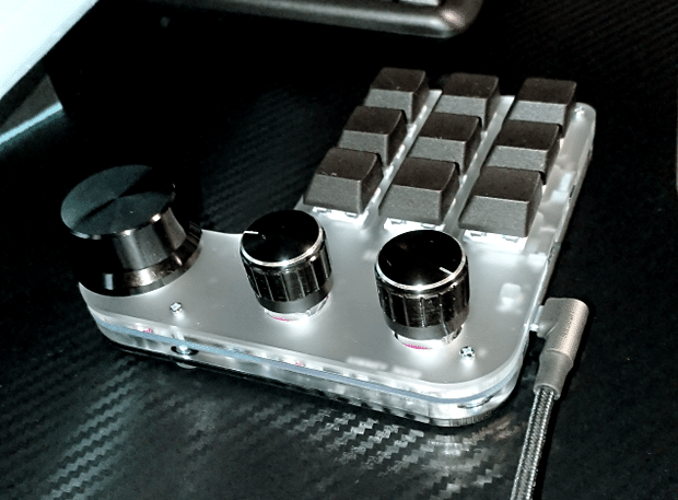 左手デバイス Loupedeck Live S ゲット｜広河 ～手作りVtuber生活