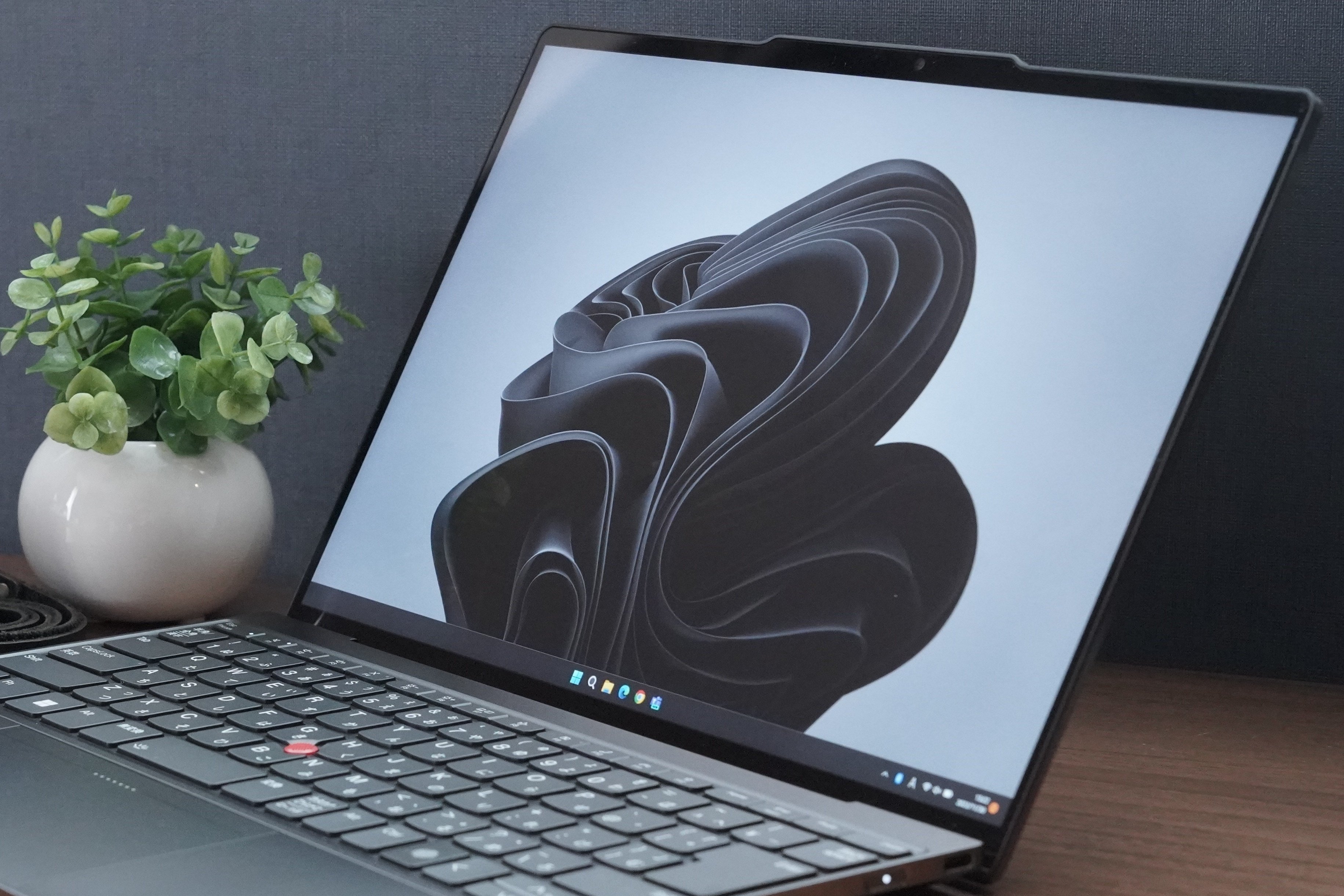 レビュー】MacbookみたいなWindowsPCないのか論争に終止符を