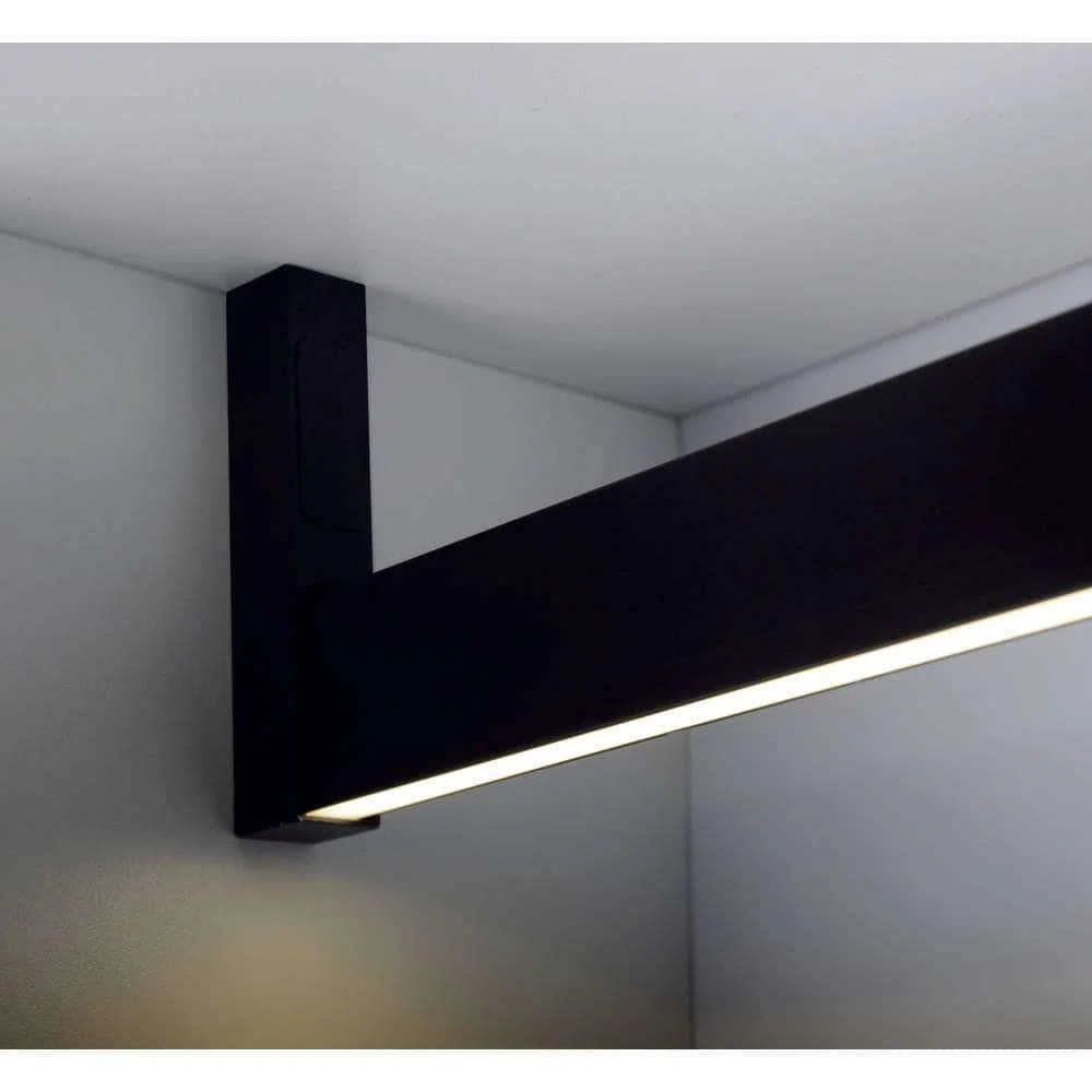 72 スガツネ LED-WARDROBE-Q-BL-600 LEDハンガーパイプ クローゼット内をスタイリッシュに明るく照らします。スガツネ工業LED