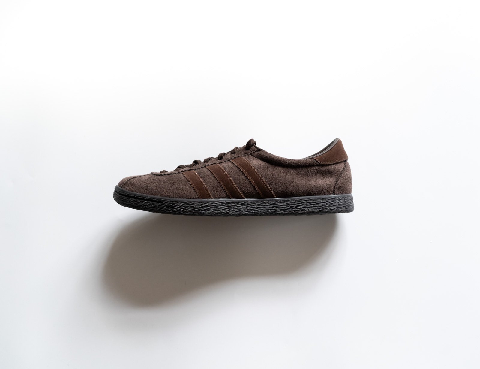 アディダス TOBACCO 新品未使用品 楽天市場】☆送料無料☆ADIDAS☆TOBACCO GRUEN GX6941