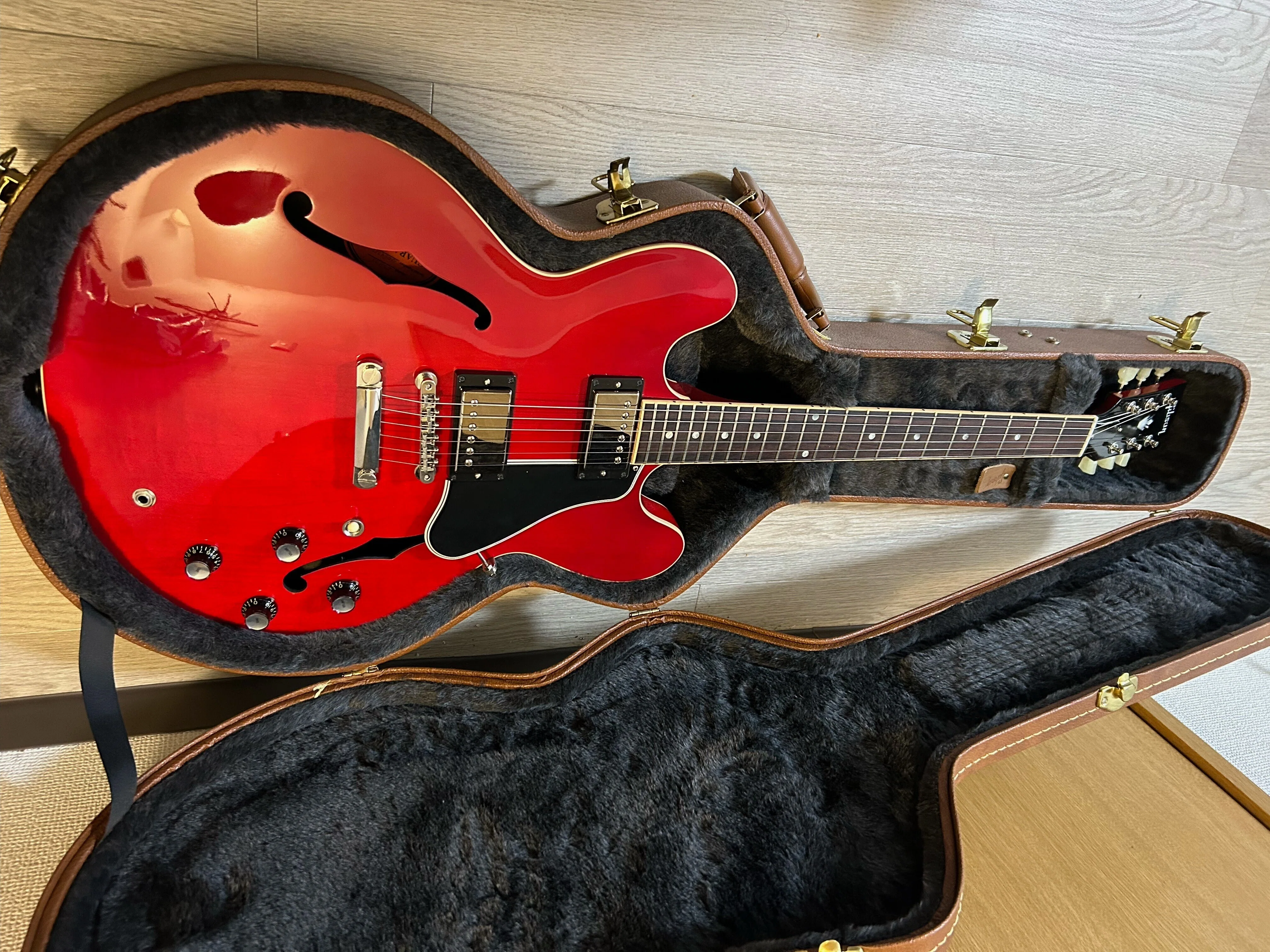 Gibson ES-335をめぐる冒険｜タキタロウ｜ギターソムリエ