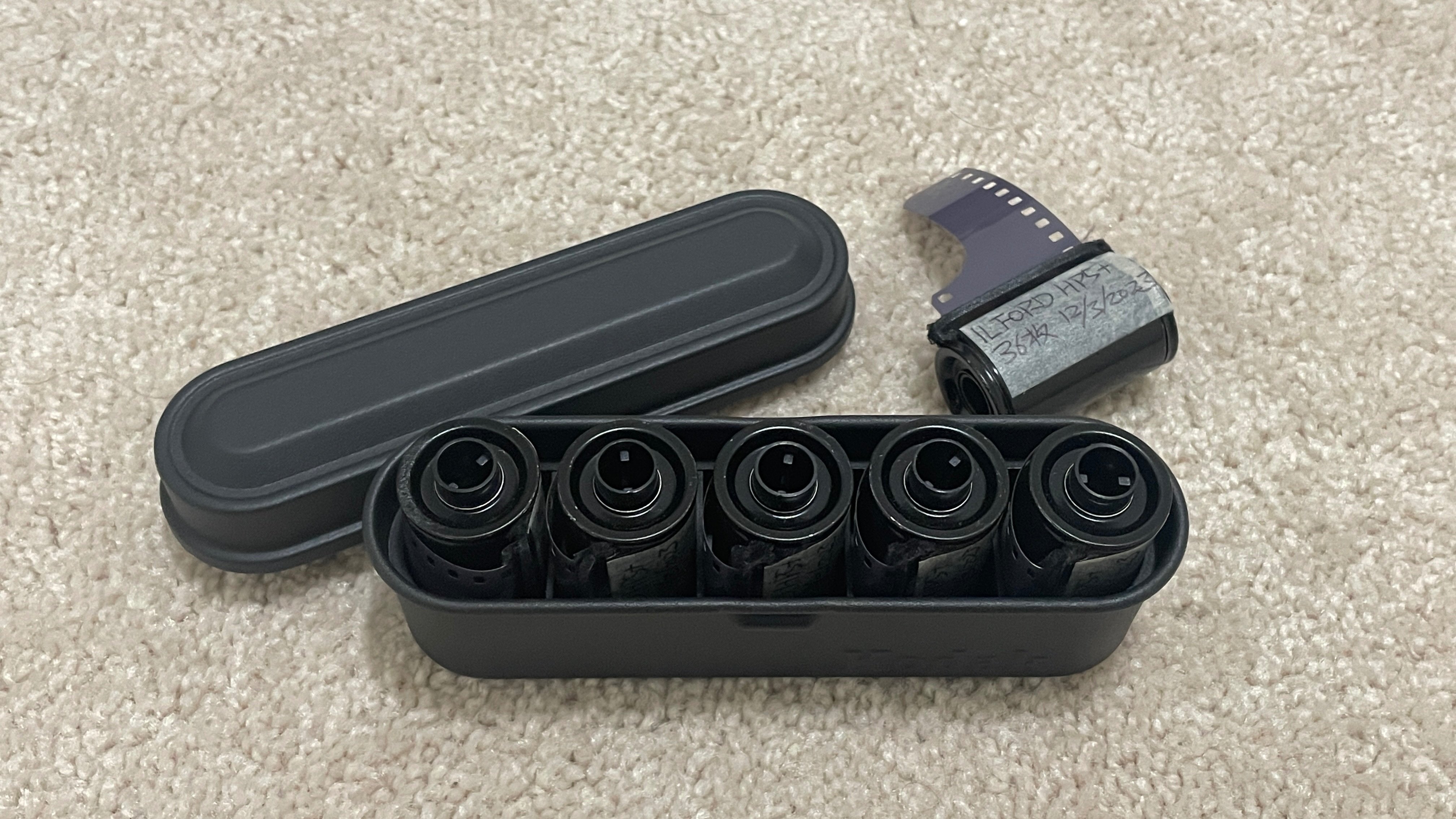 フィルムローダー 61l3TBVy5kL._UF1000,1000_QL80_.jpg