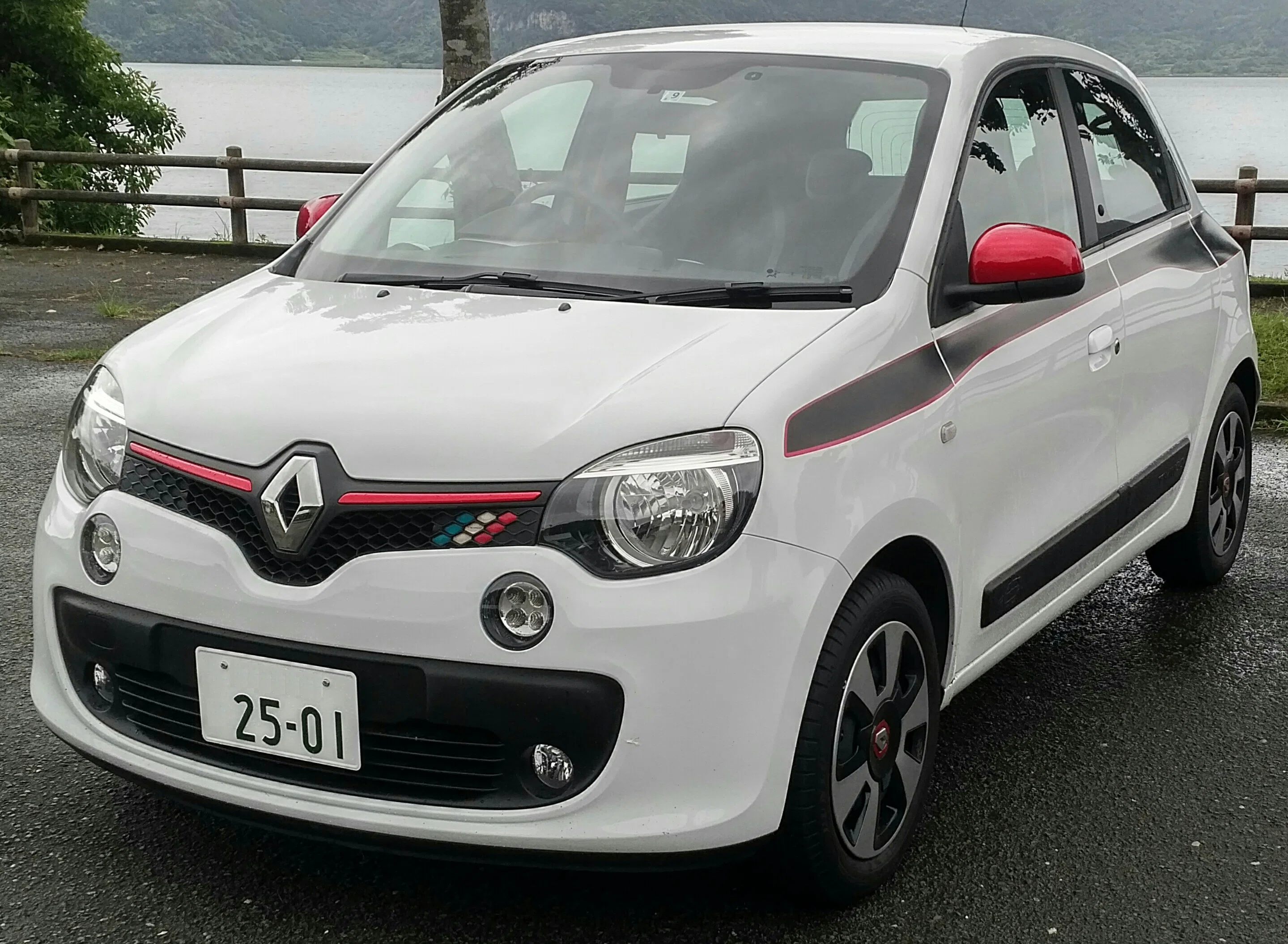 車：5速MTのルノー・トゥインゴⅢは、令和のお前に家畜の安寧を許さず