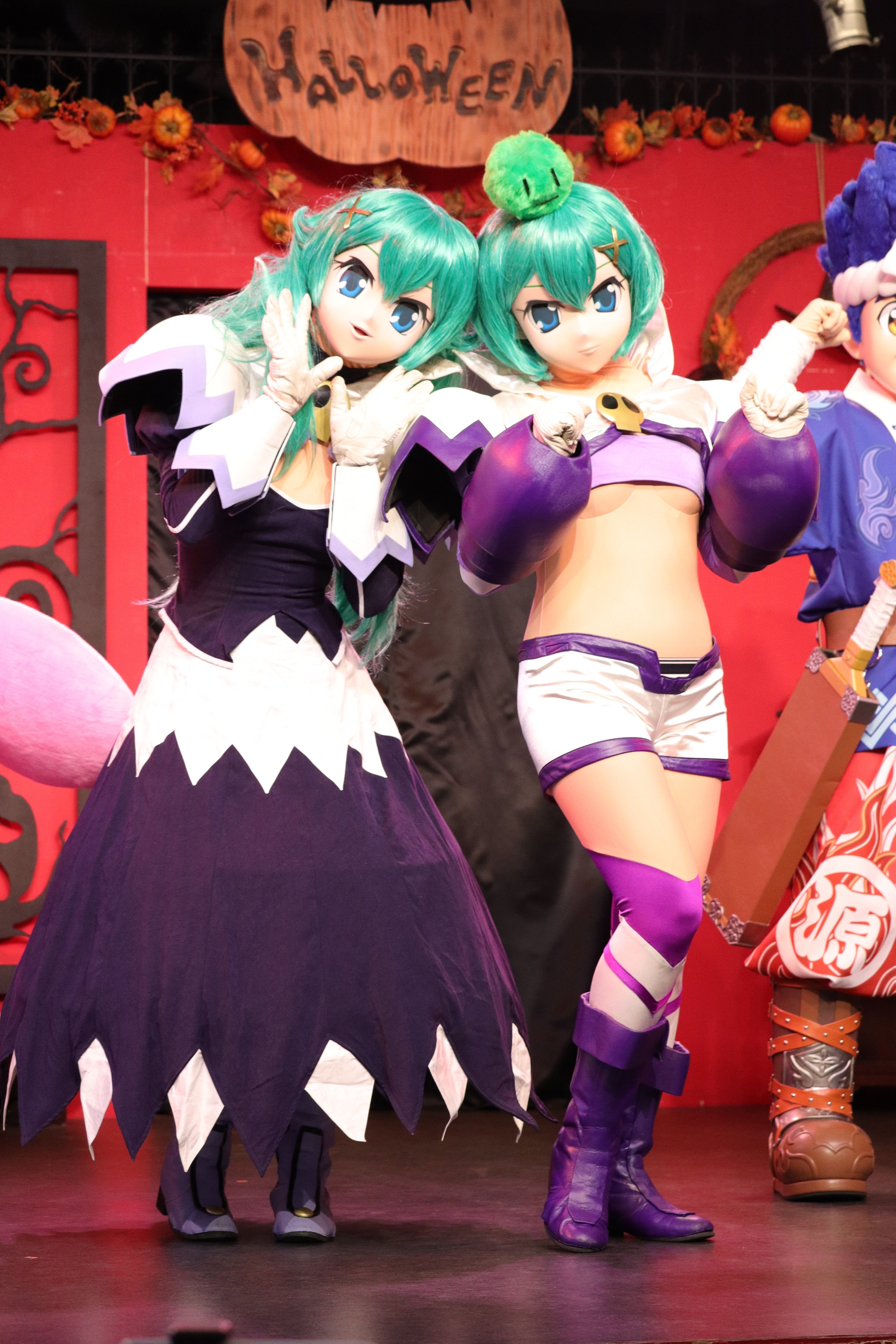 久しぶりのツインエンジェル着ぐるみさん｜ウエハース