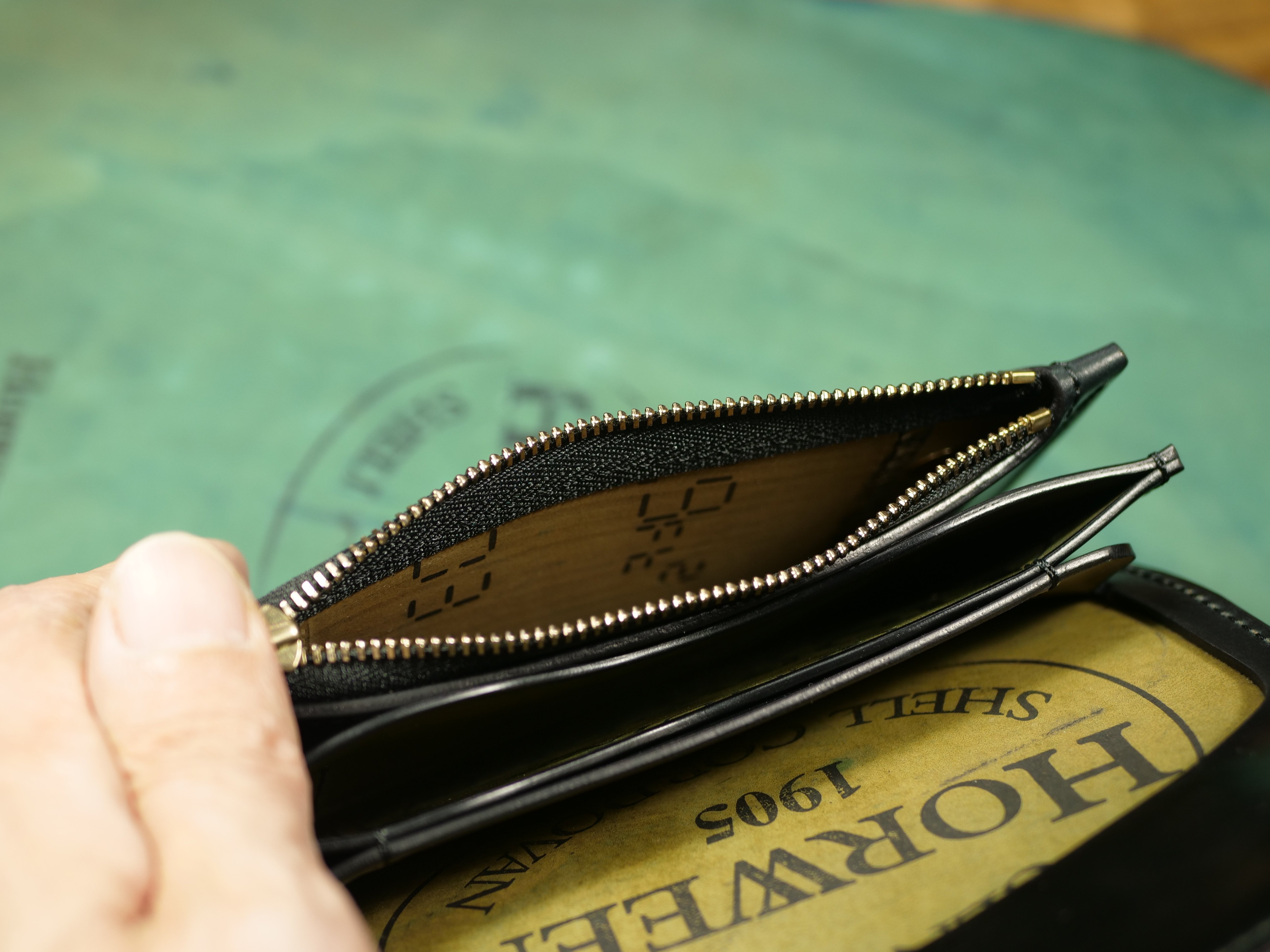 トラッカーウォレット（ミドルサイズの試作）｜ROBUSTA LEATHER