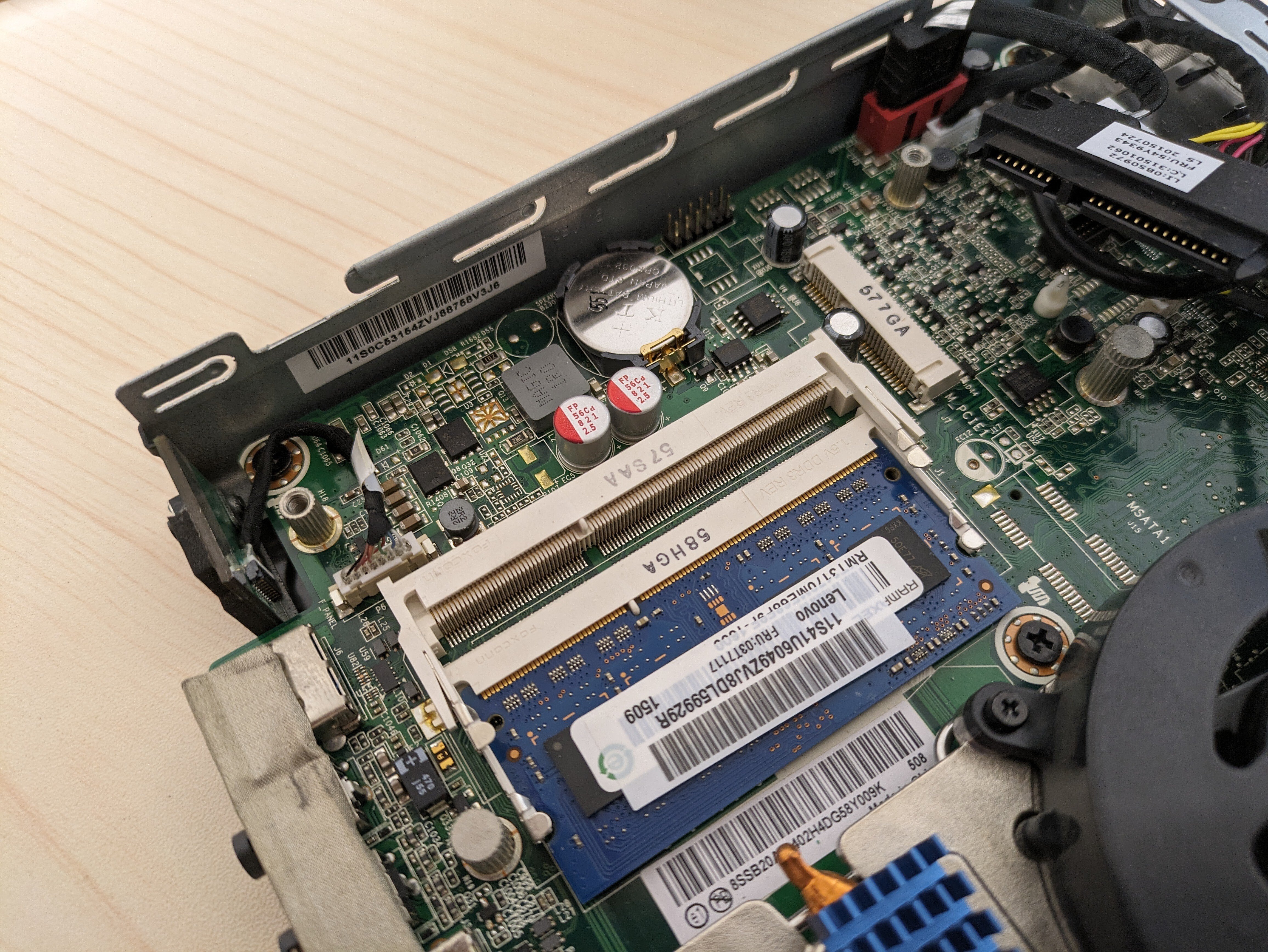 Lenovo ThinkCentre M73 Tinyを魔改造したい -その2 メモリ増設 Lenovo ThinkCentre M73 Tinyを魔改造したい -その2 メモリ増設