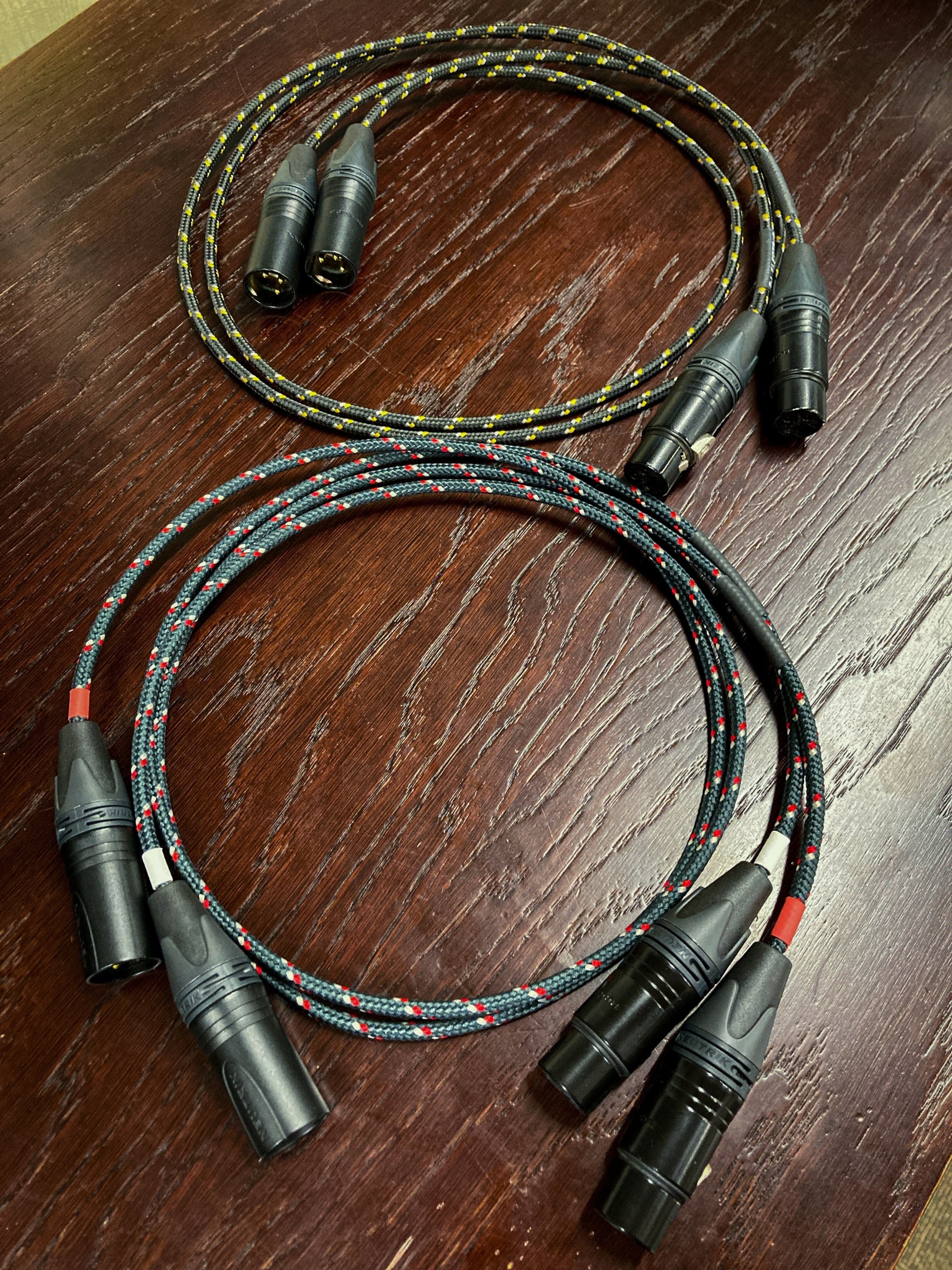 電線の新旧比較。(BJ ELECTRIC社のケーブル)|Satoshi Horibe 電線の新旧比較。(BJ ELECTRIC社のケーブル)|Satoshi Horibe