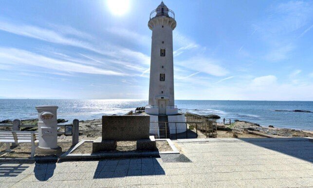 知多郡美浜町】「現代版灯台守」のカップルが町おこし隊として始動！ 閉校予定の小学校×野間埼灯台で白い灯台ポストを制作｜別冊 CHITAZINE