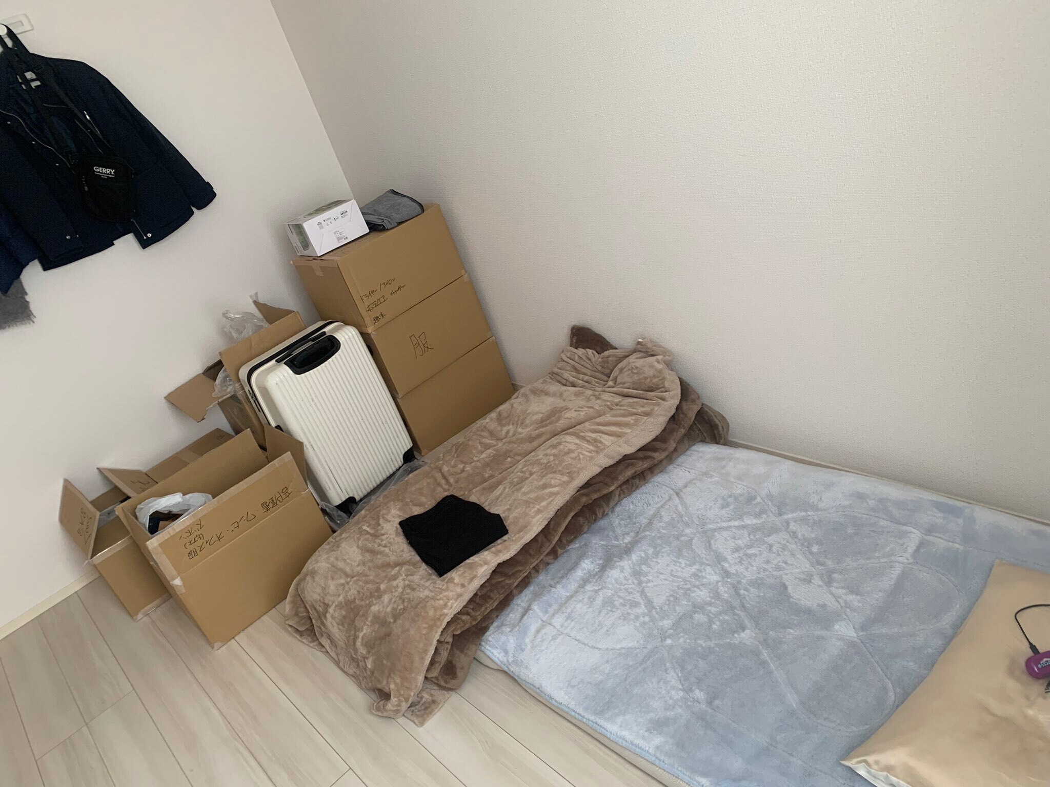 新居にようやく届いたベッドがデカくてサイコー｜すもやま