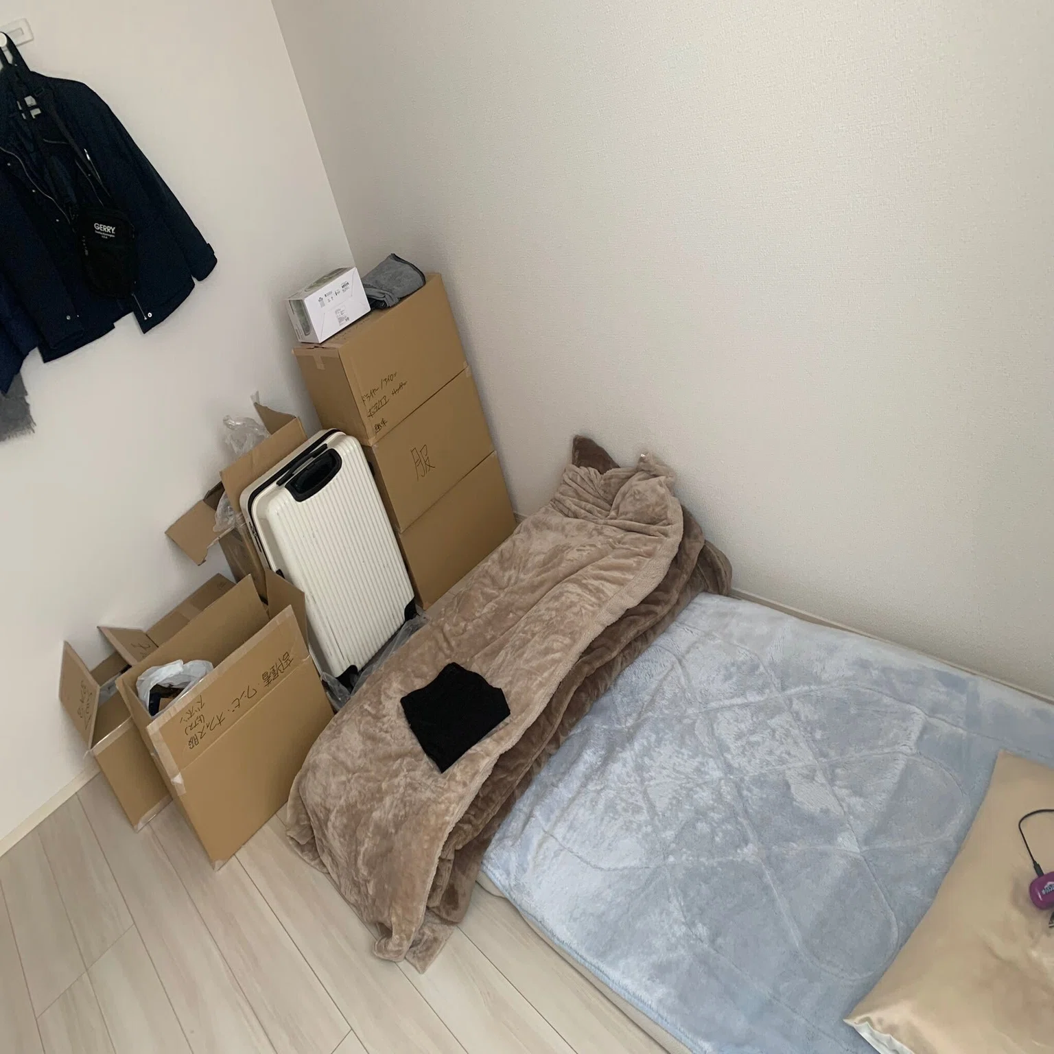 新居にようやく届いたベッドがデカくてサイコー｜すもやま