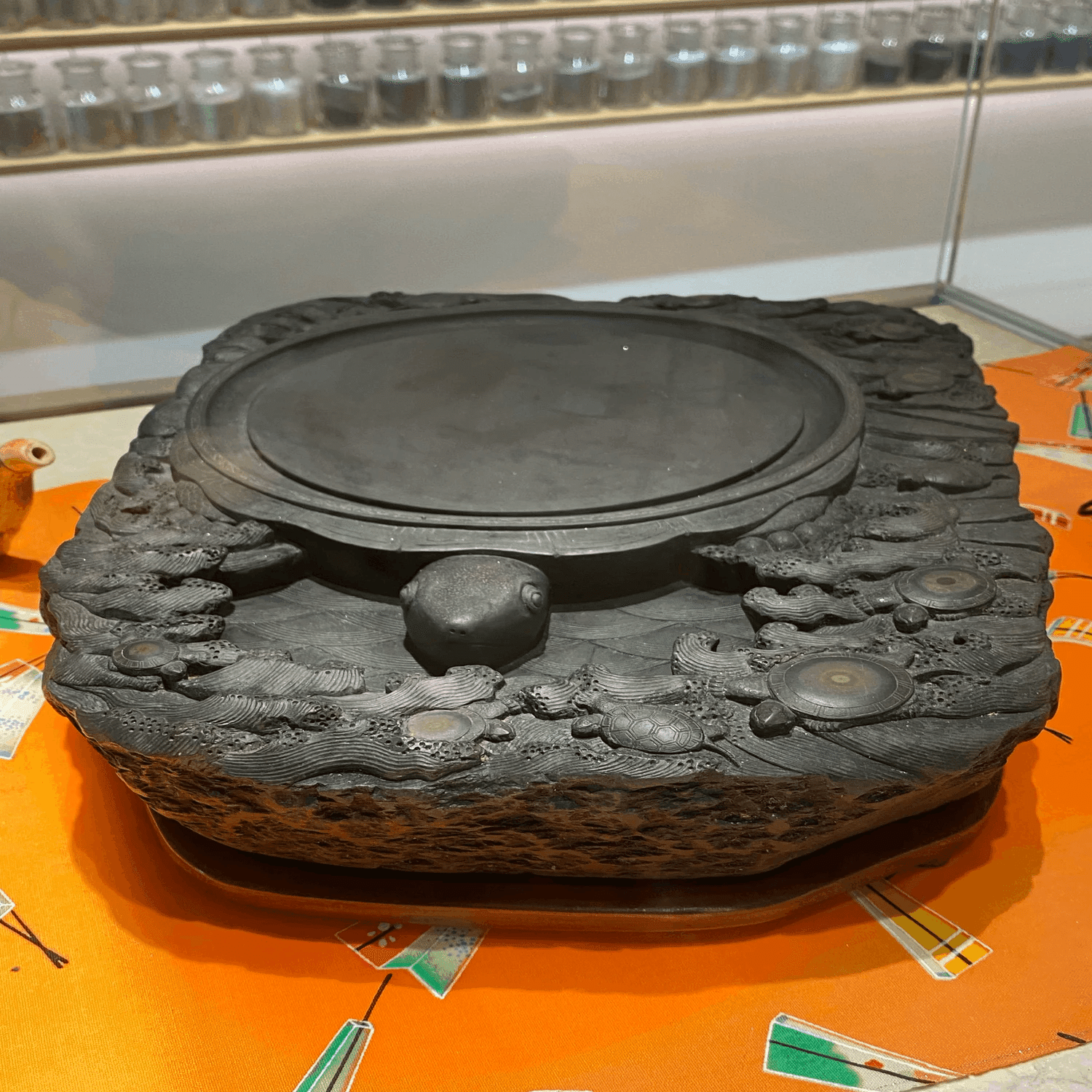 幽玄なる硯になった石 / 伝統画材ラボ「PIGMENT」｜Lulu's Cabinet