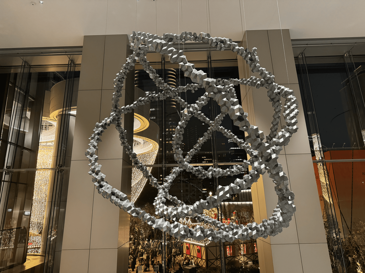 オラファー・エリアソン展「相互に繋がりあう瞬間が協和する周期