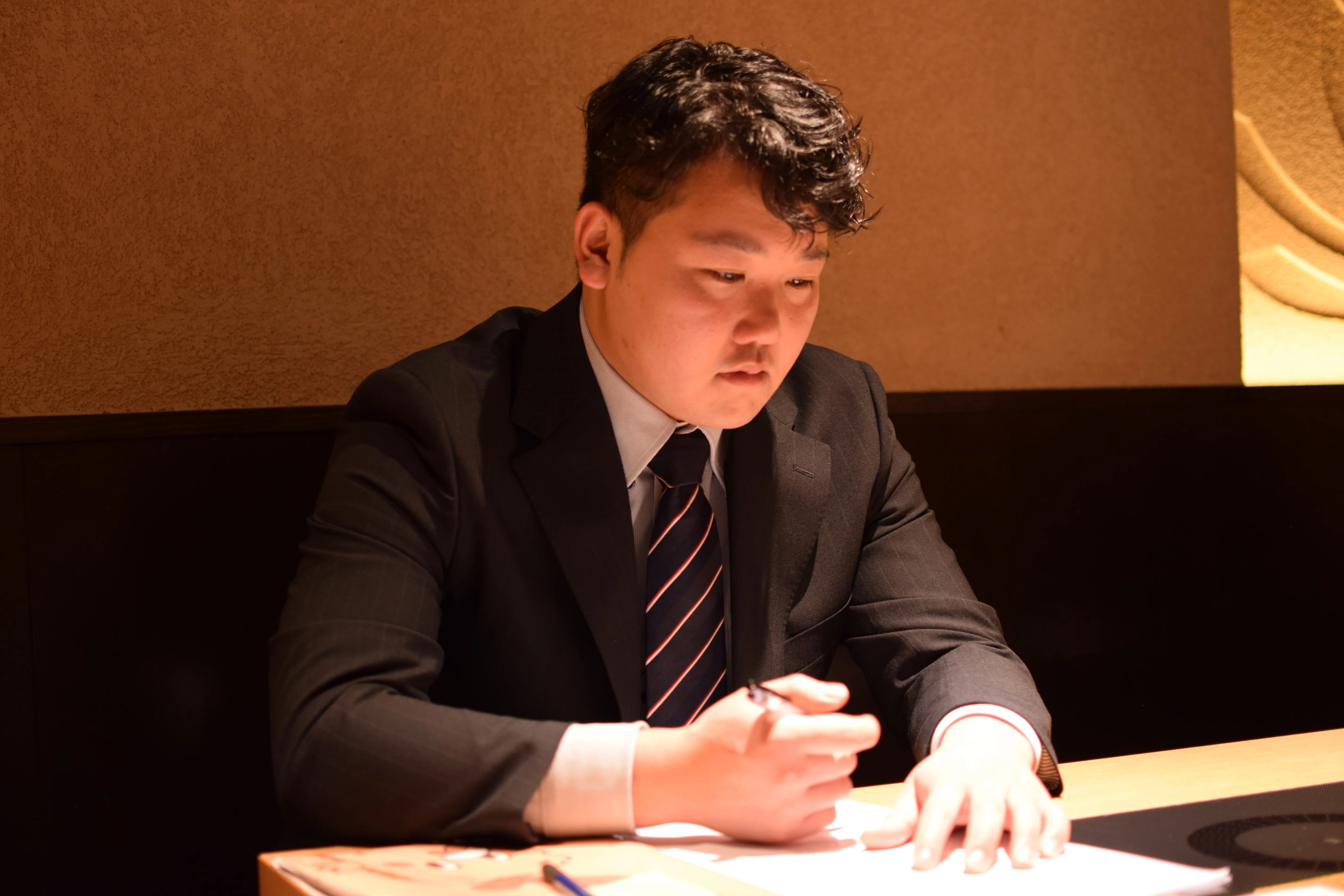 21歳で店長に！野心溢れる若手社員の葛藤と挑戦に迫る｜ふぐ料理専門店