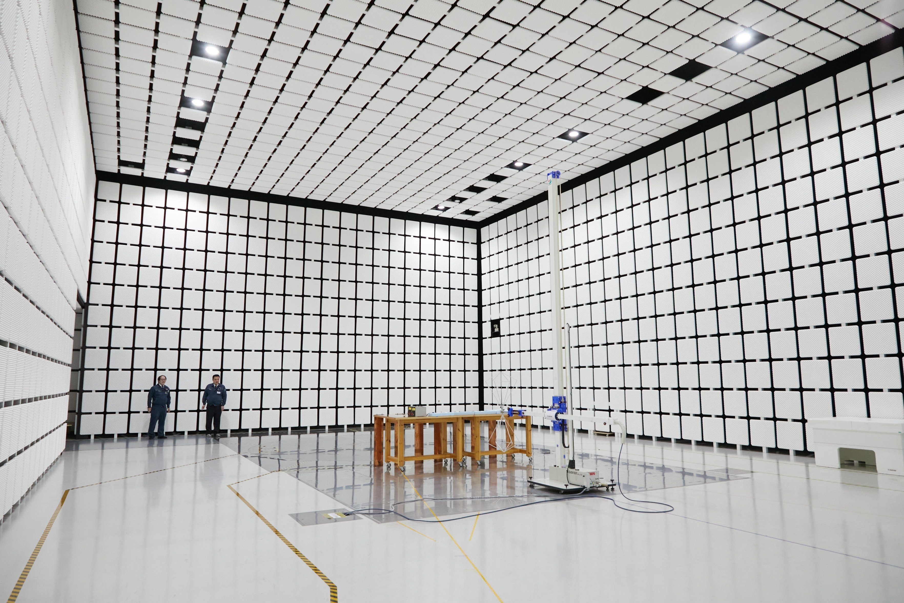 Electromagnetic Anechoic Chambers 電波 暗室 Electromagnetic Anechoic Chambers 電波 暗室
