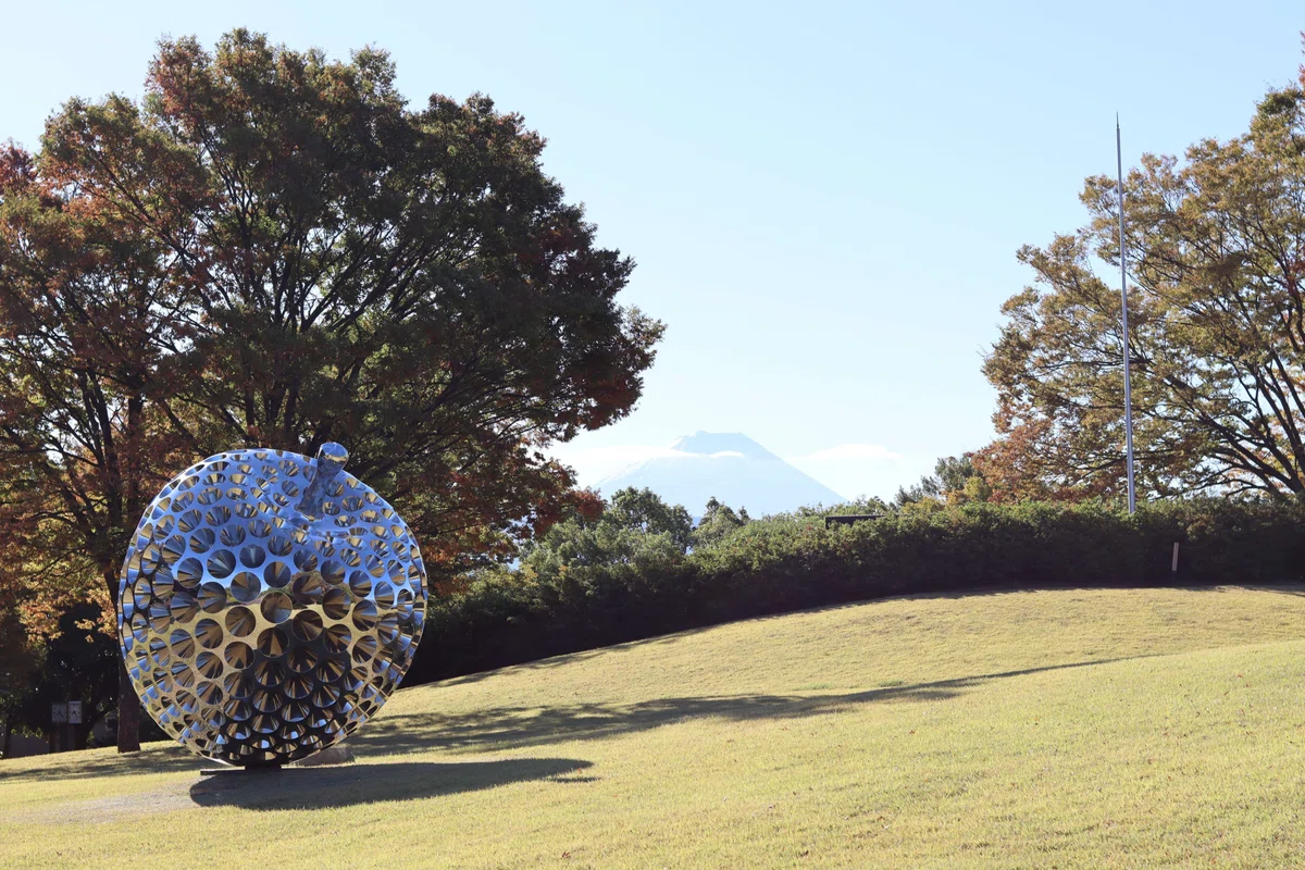 山梨県立美術館