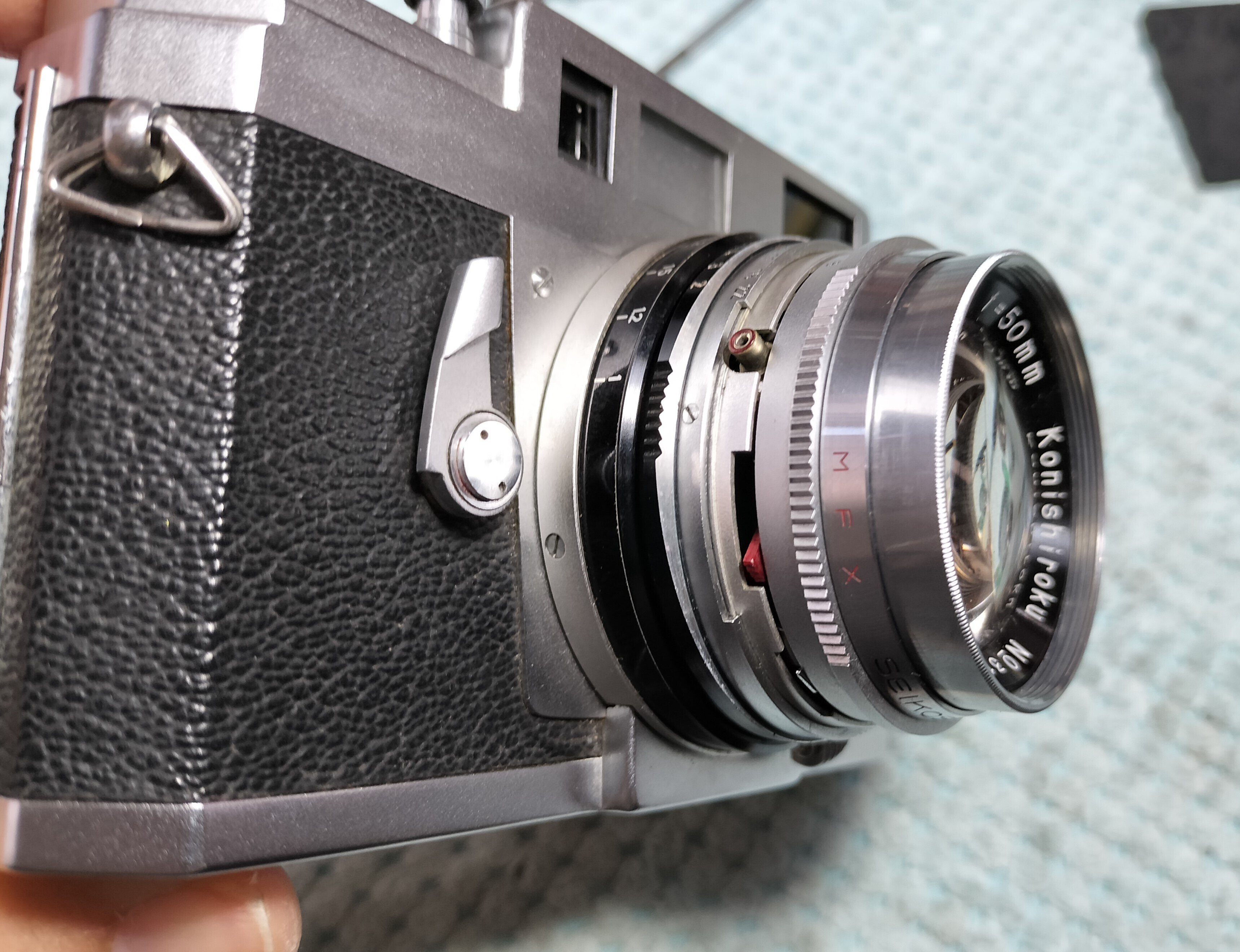 コニカ iiiAの分解｜フィルムカメラ修理のアクアカメラ