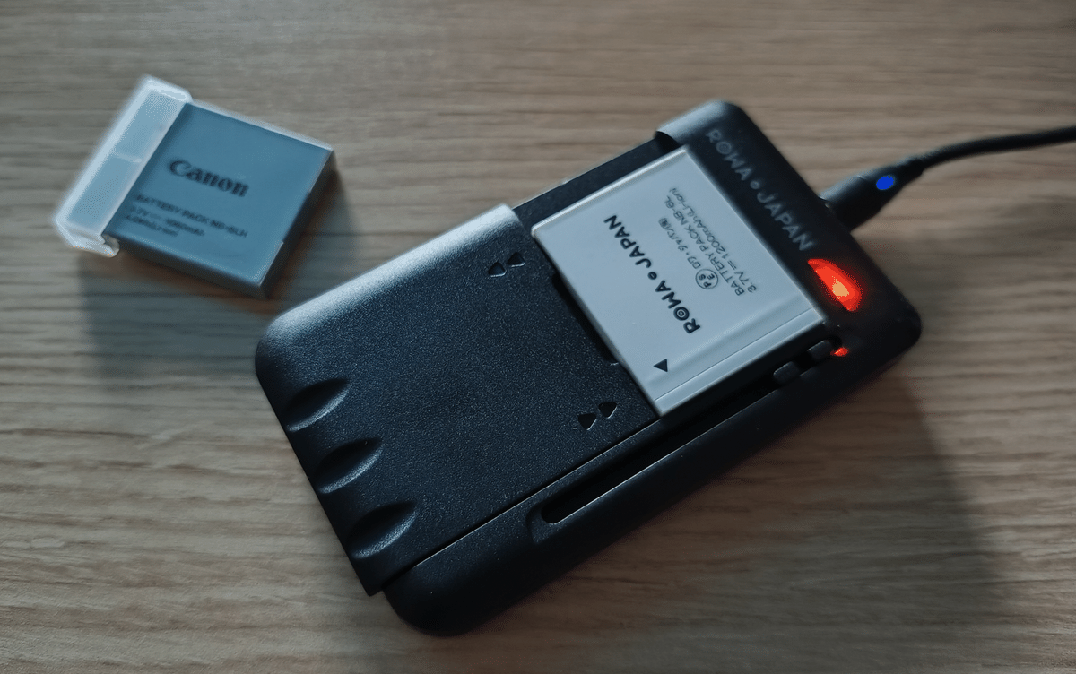 地味に便利!デジカメのバッテリーはUSB充電が正解だった件 地味に便利!デジカメのバッテリーはUSB充電が正解だった件