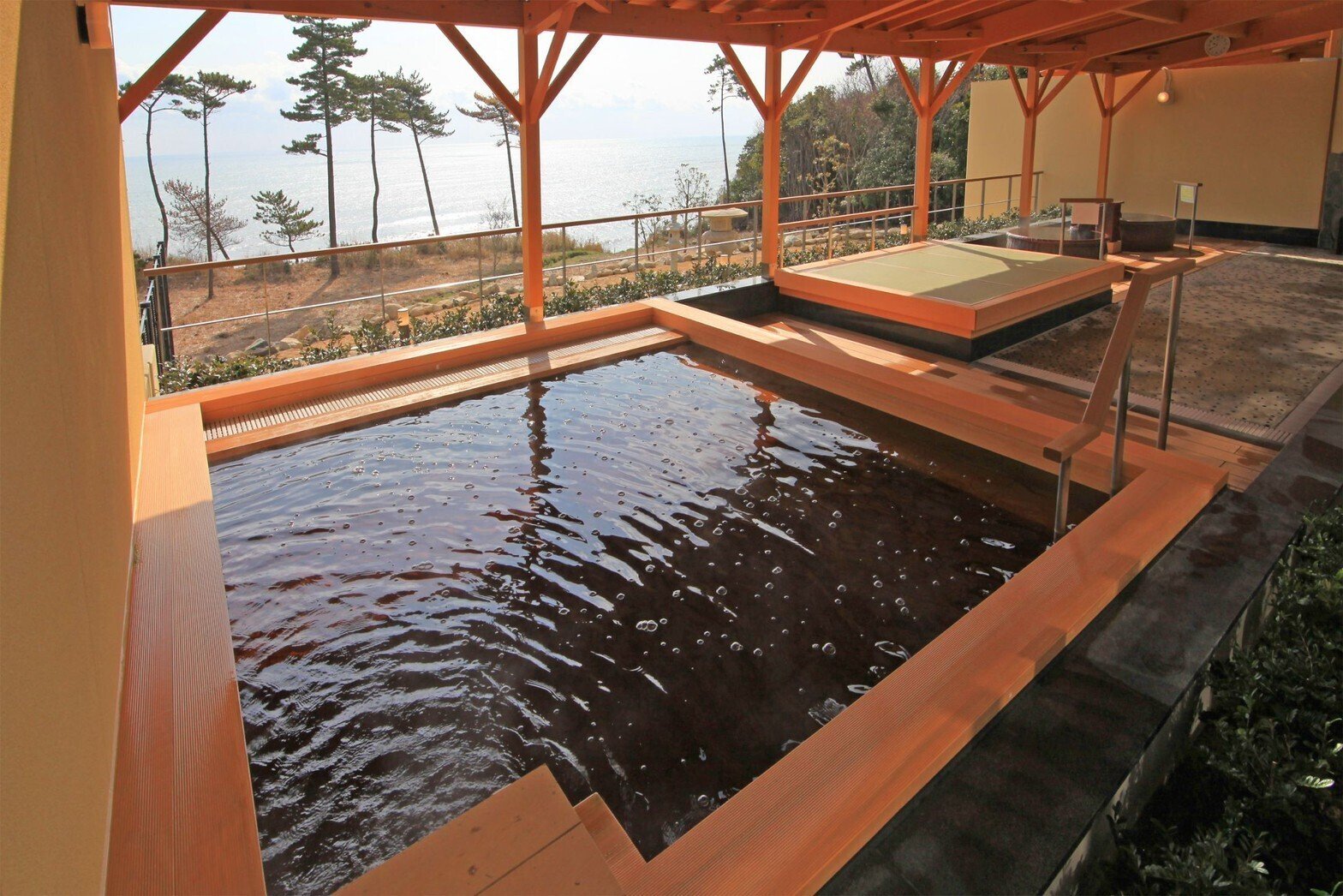 太平洋を眺める - 天神岬温泉 しおかぜ荘｜楢葉町振興公社