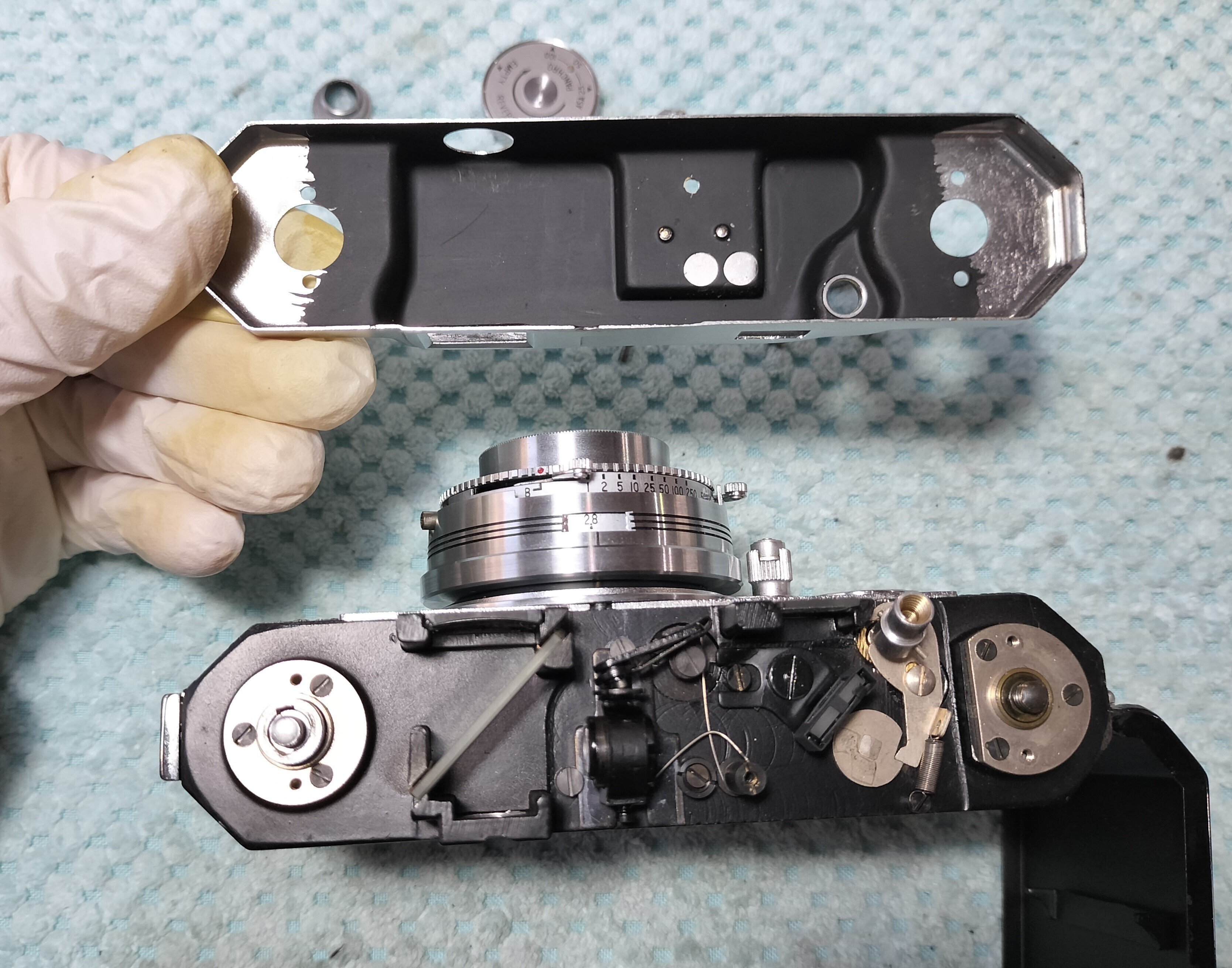 【分解清掃済品】KONICA Konica Ⅱ 初期不良保証付き Konica IIシリーズの分解｜フィルムカメラ修理のアクアカメラ